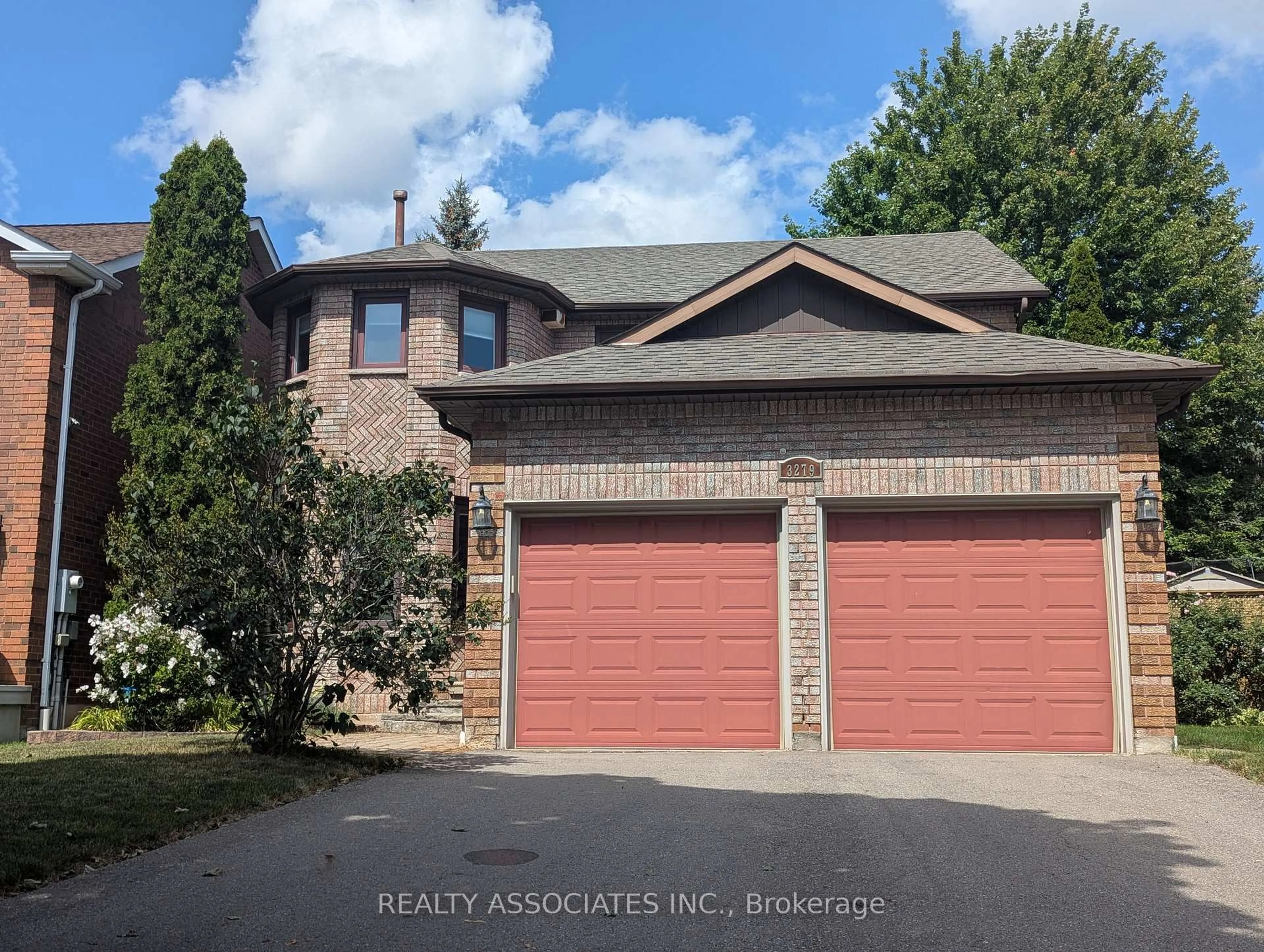 Home with brick exterior material, street for 3279 Charlebrook Crt, Mississauga Ontario L5L 5B4
