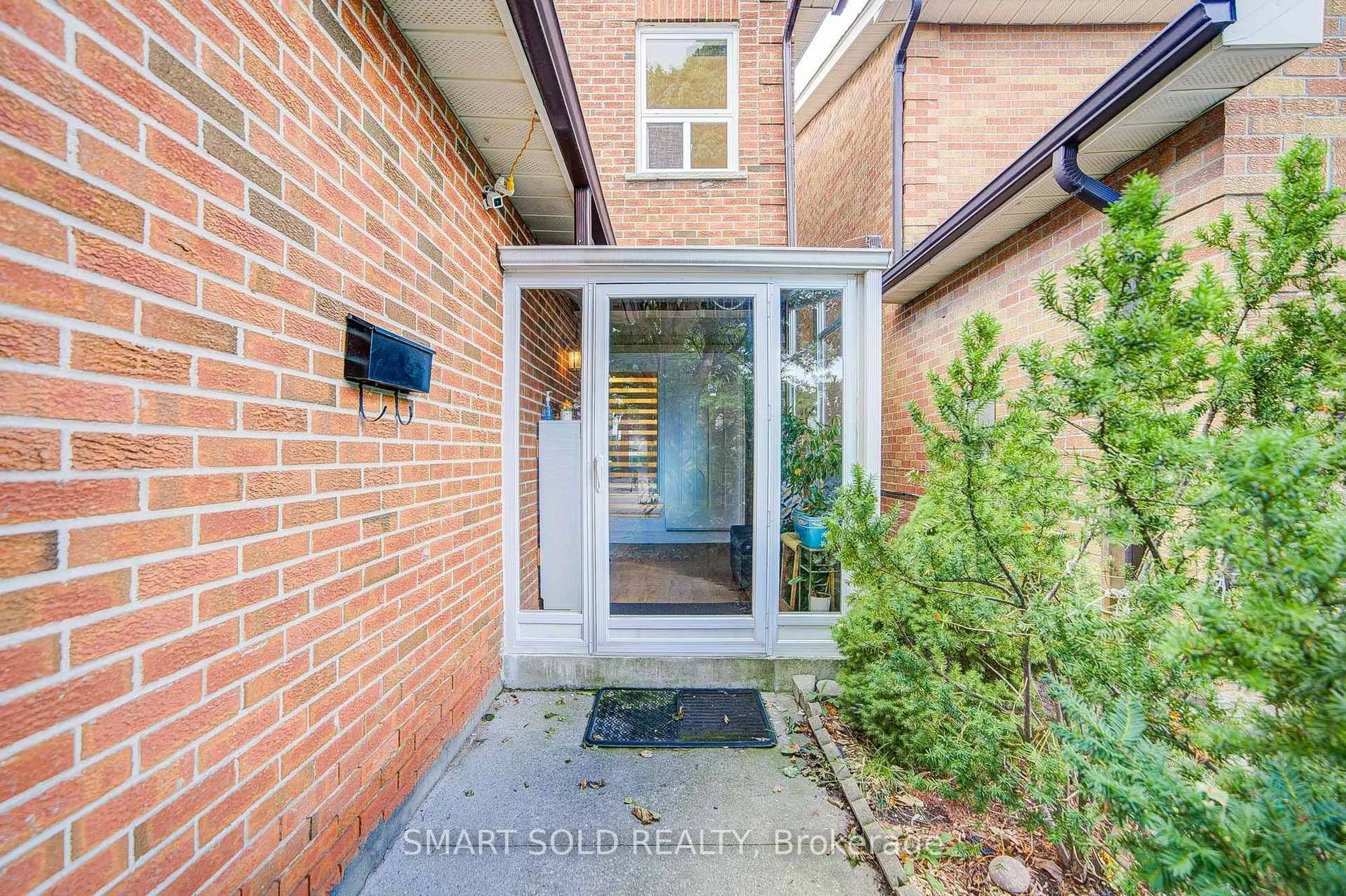 Unknown for 857 Messenger Meadow Dr, Mississauga Ontario L5C 3T1