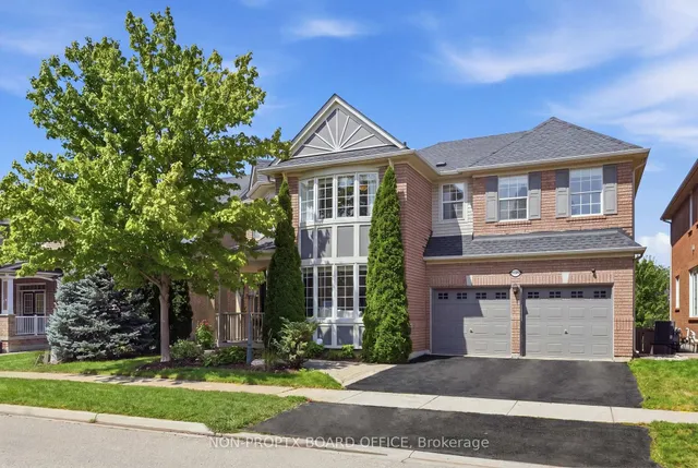 2295 Glazebrook Circ, Oakville 2