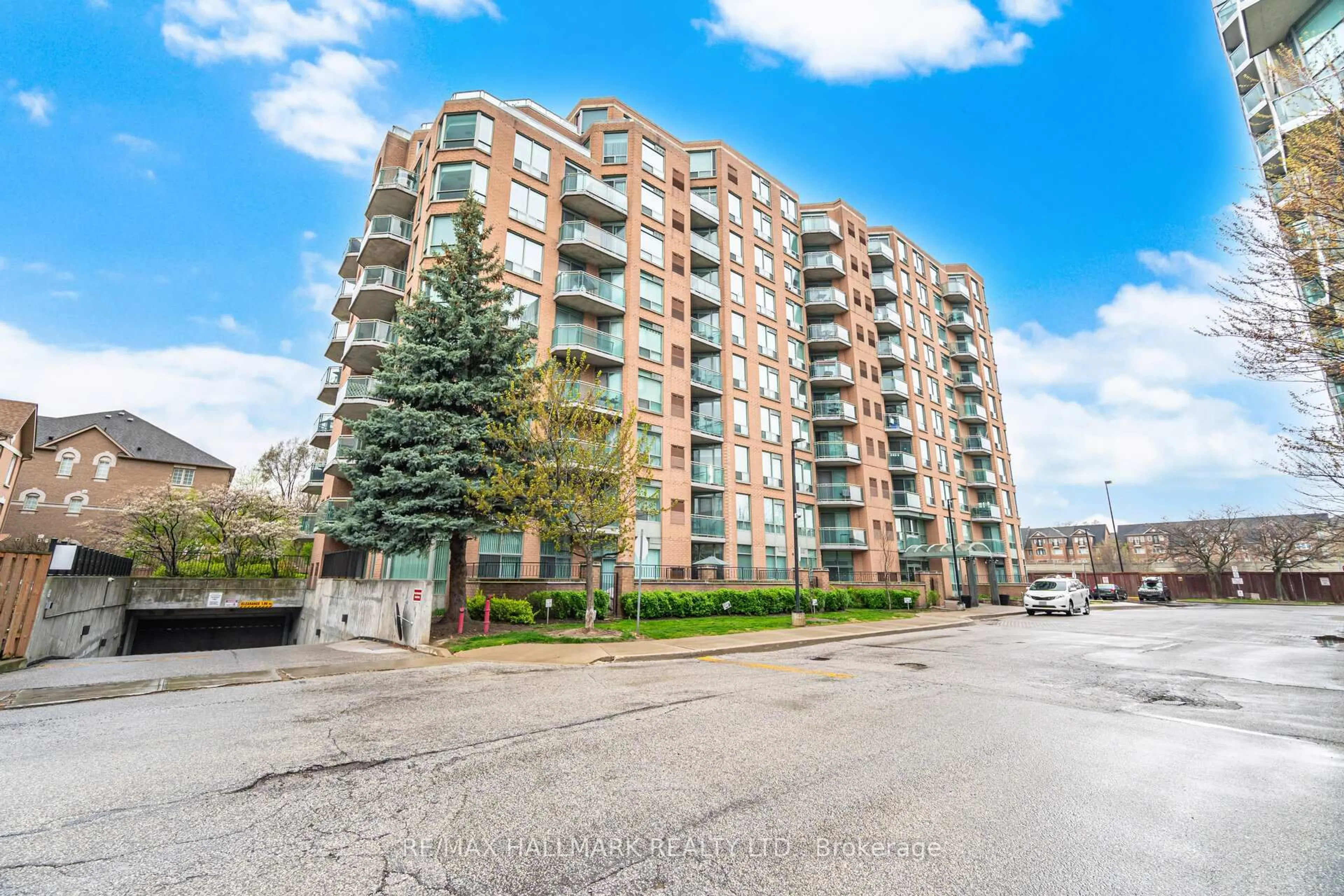 Patio, street for 190 Manitoba St #209, Toronto Ontario M8Y 3Y8