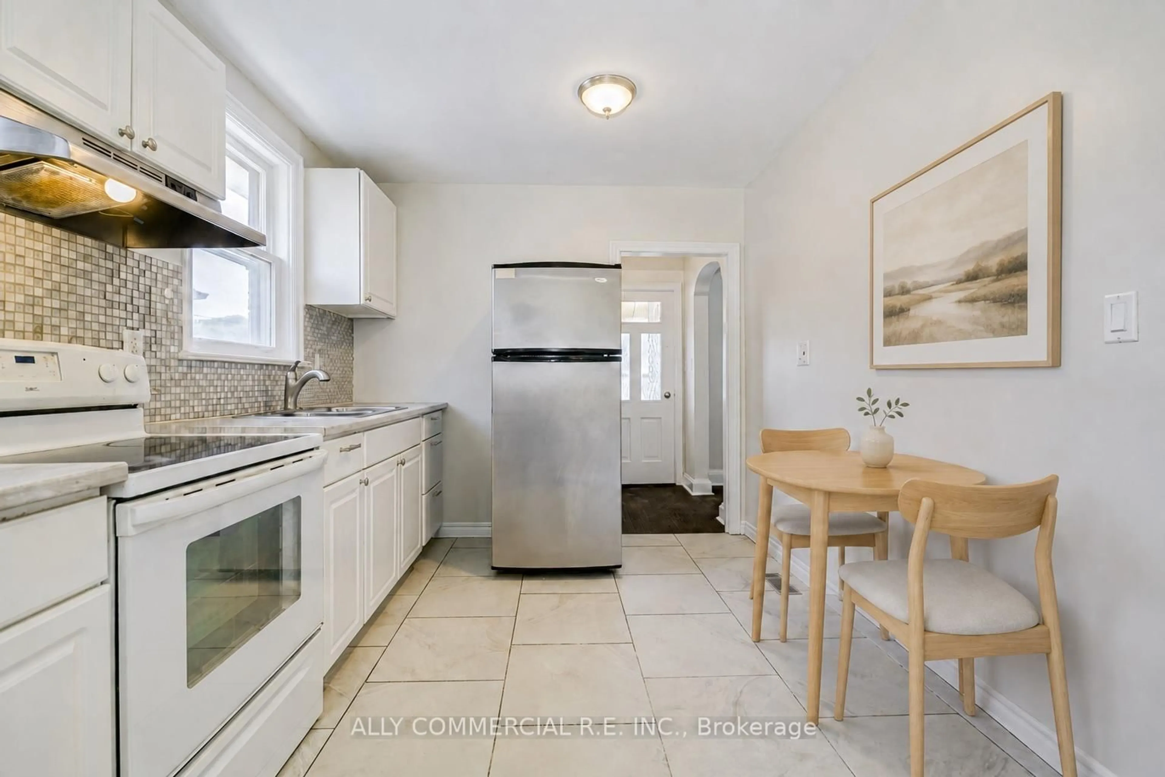 Standard kitchen, ceramic/tile floor for 4 Chudleigh Rd, Toronto Ontario M6E 1Y8
