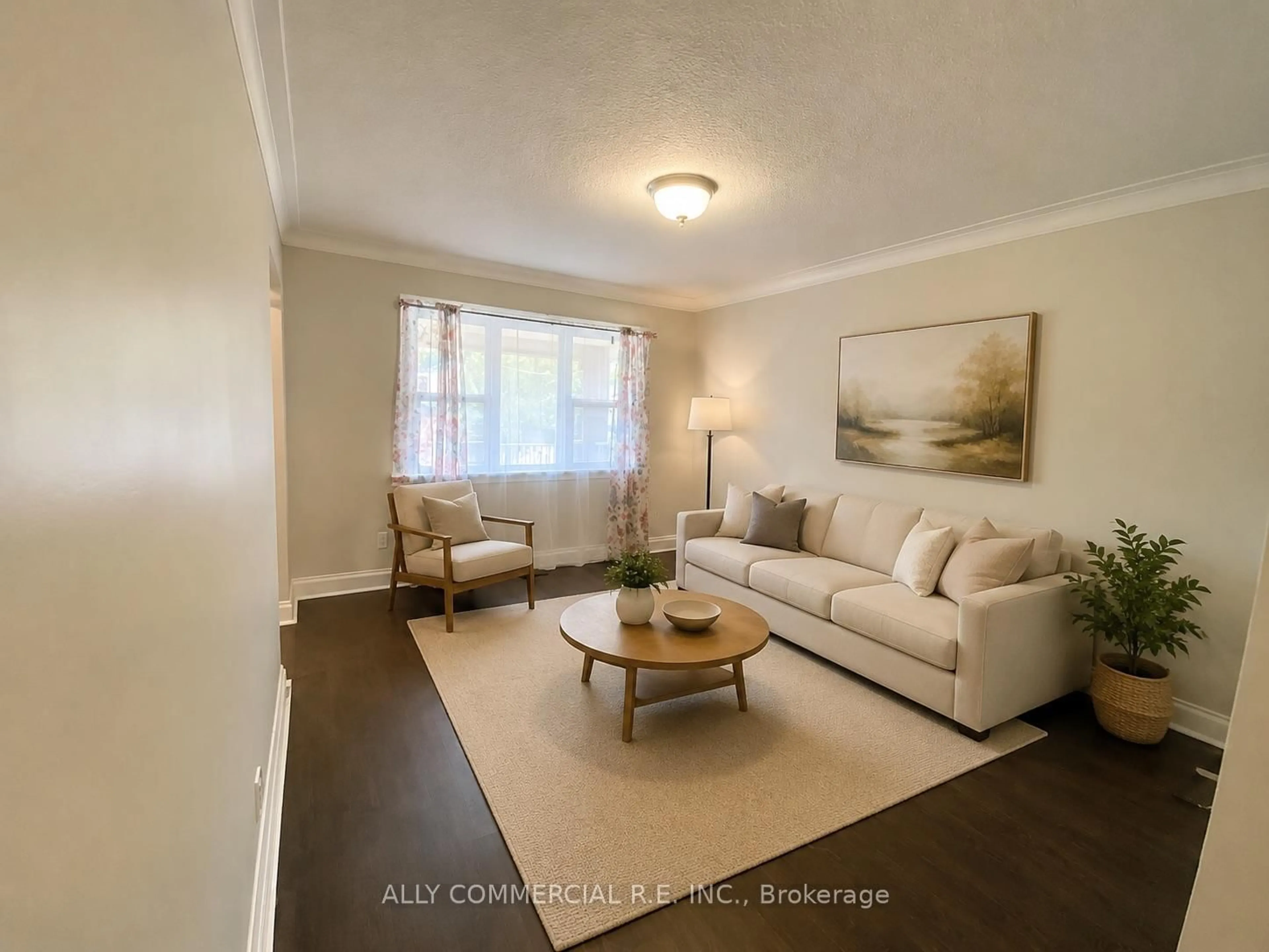 Living room with furniture, unknown for 4 Chudleigh Rd, Toronto Ontario M6E 1Y8