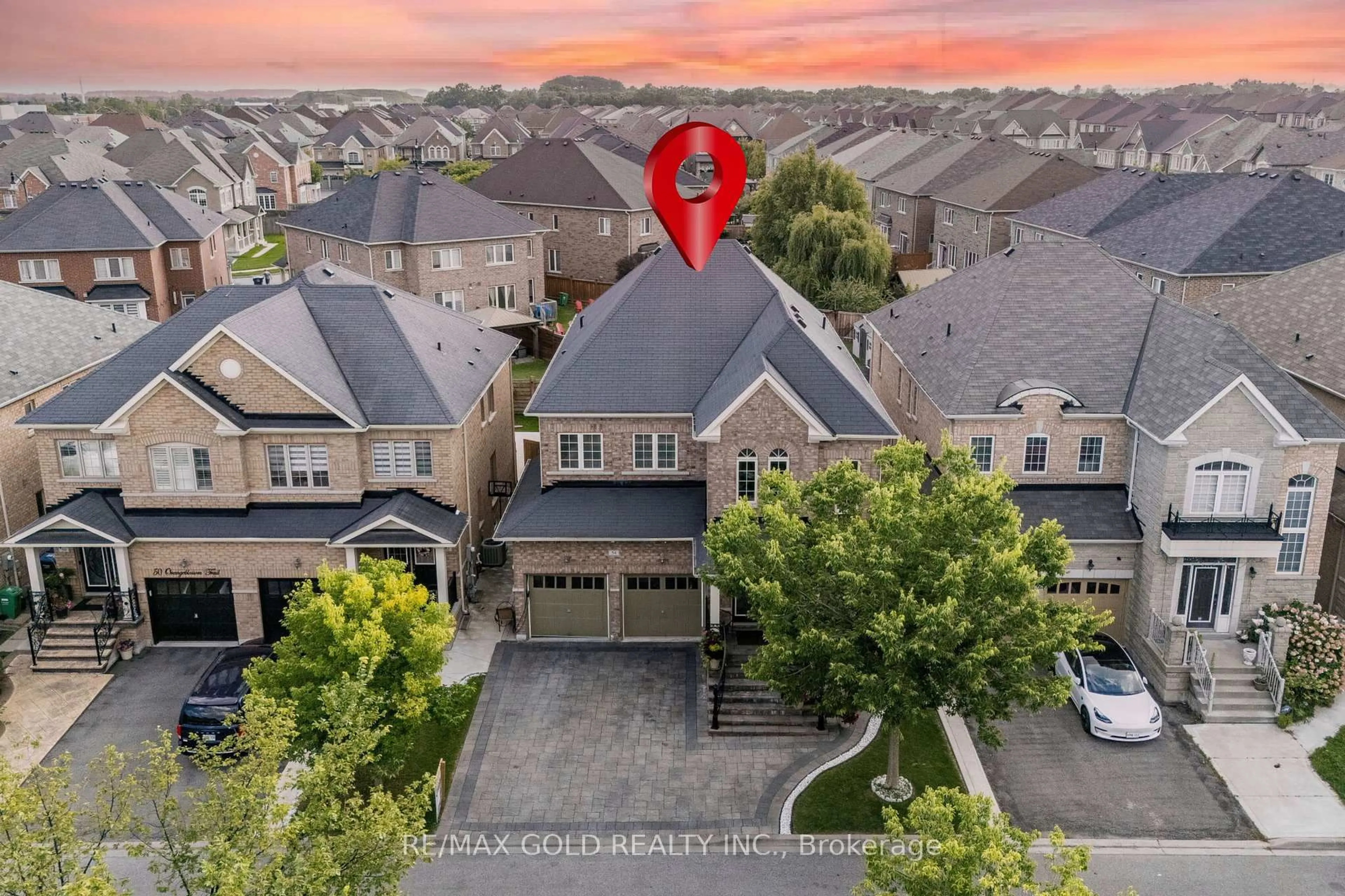 A pic from outside/outdoor area/front of a property/back of a property/a pic from drone, unknown for 54 Orangeblossom Tr, Brampton Ontario L6X 3B5