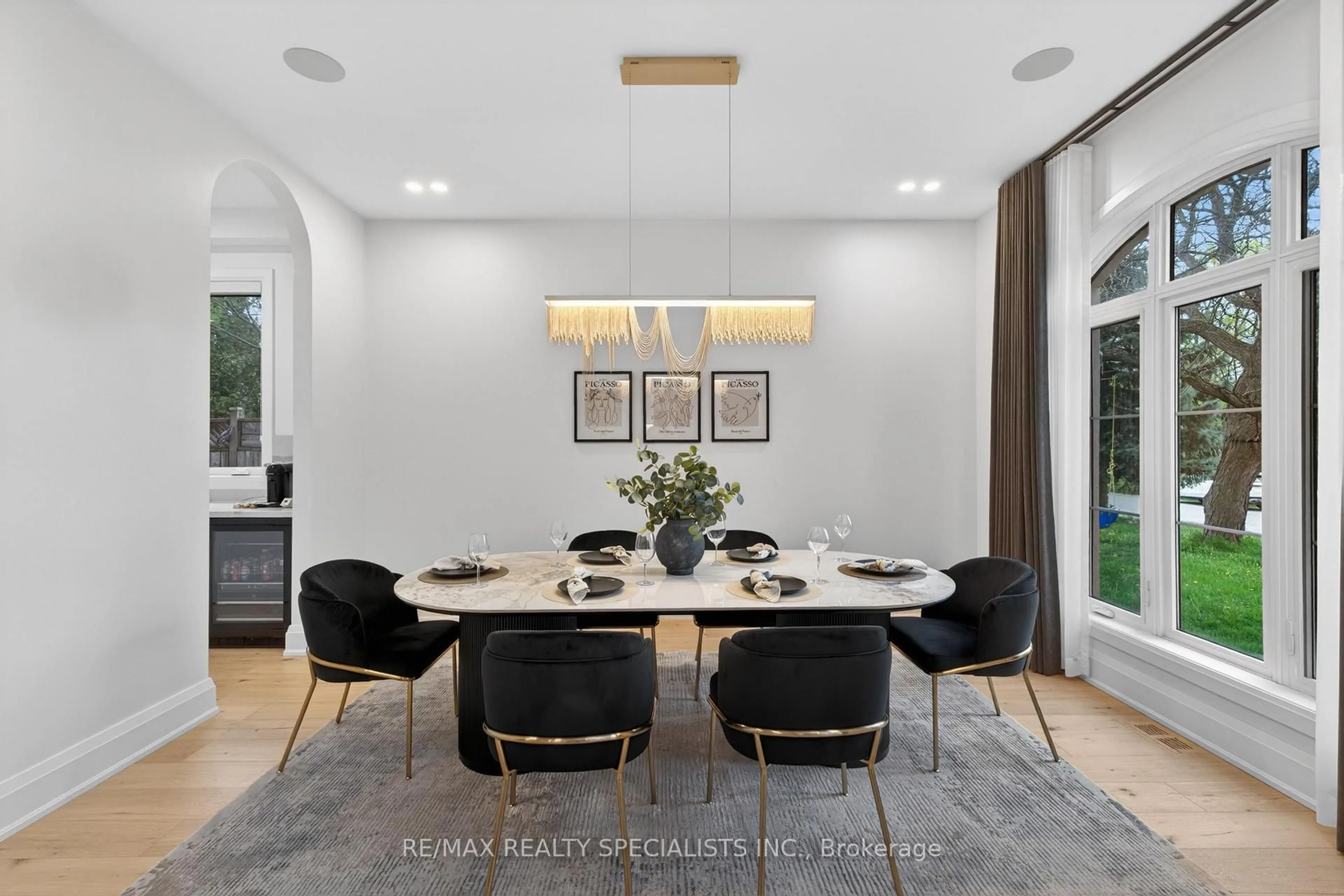 Dining room, ceramic/tile floor for 431 Seaton Dr, Oakville Ontario L6L 3Y3