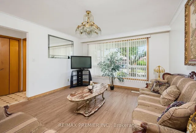 27 Whitfield Ave, Toronto 5