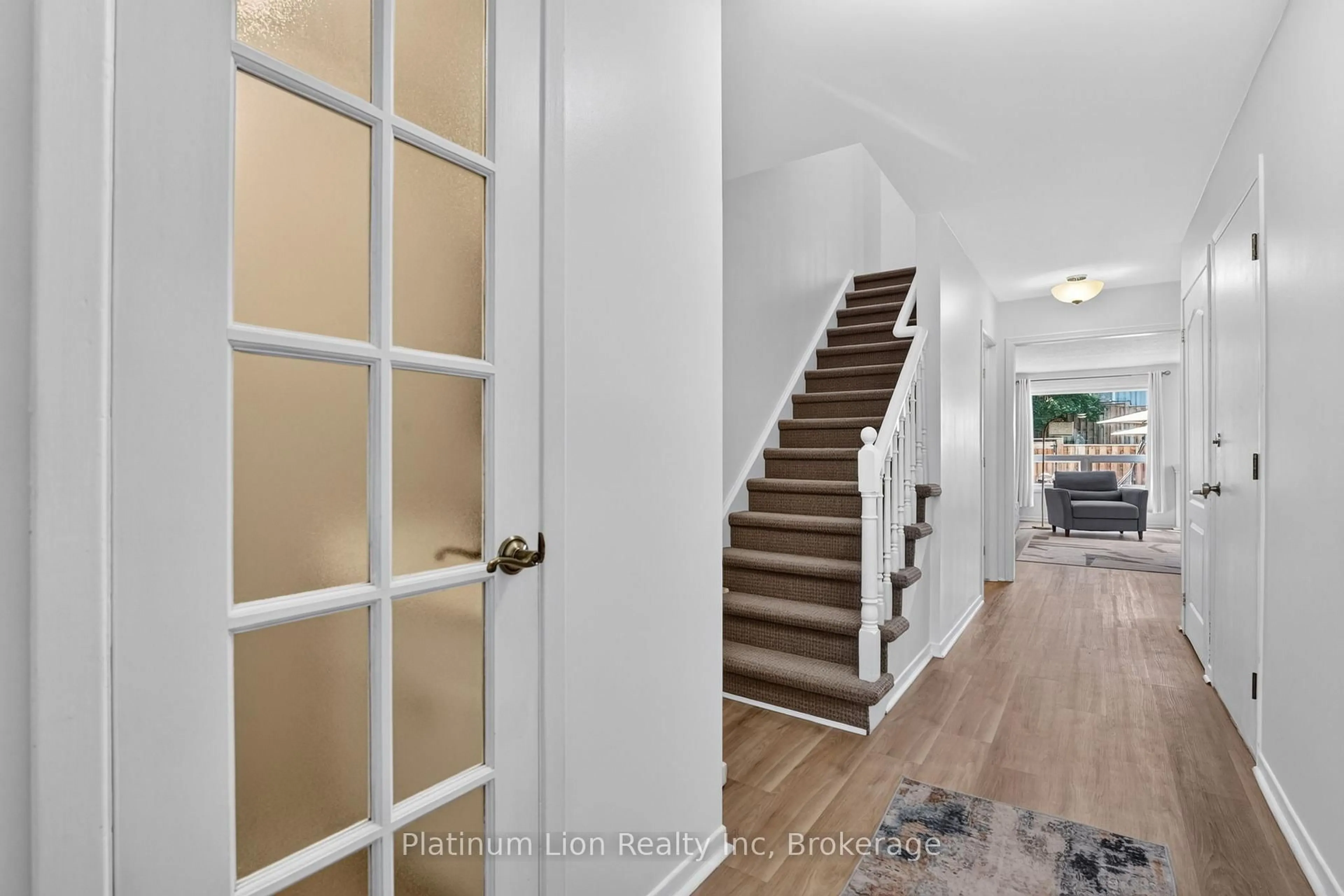 Indoor entryway for 2031 Amherst Heights Crt #20, Burlington Ontario L7P 3R2