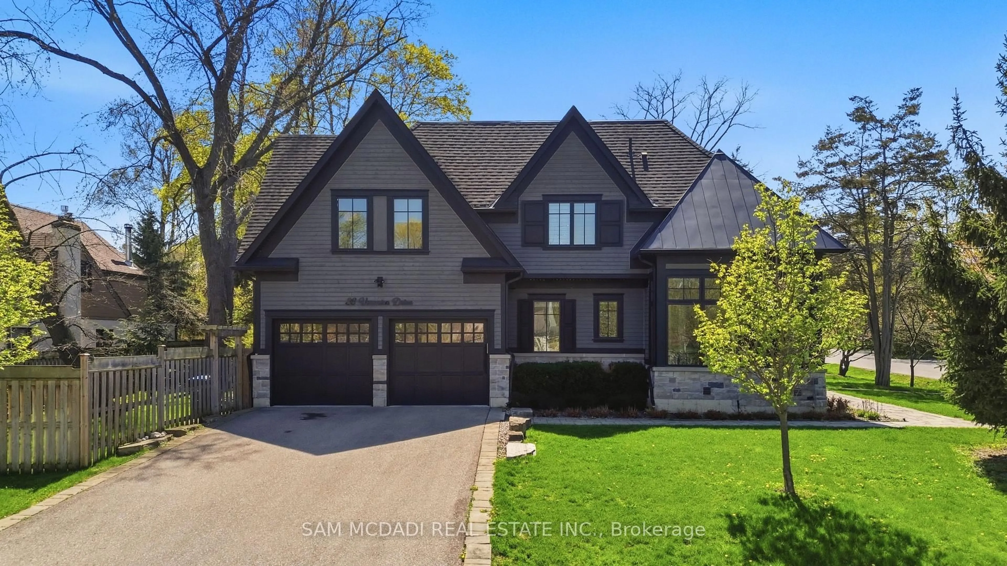 Home with brick exterior material, street for 36 Veronica Dr, Mississauga Ontario L5G 2B2