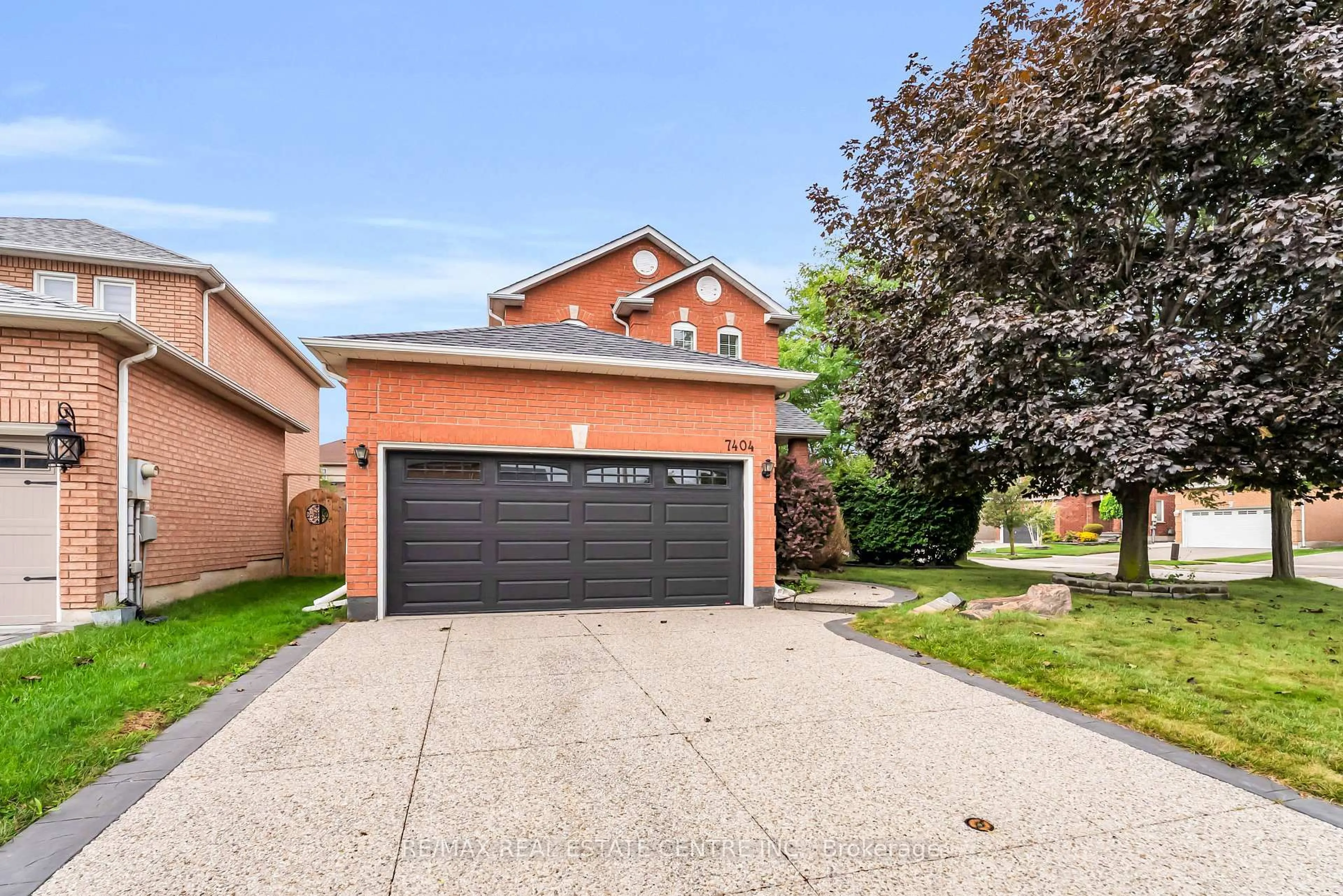 Home with brick exterior material, street for 7404 Davemark Crt, Mississauga Ontario L5N 7P3