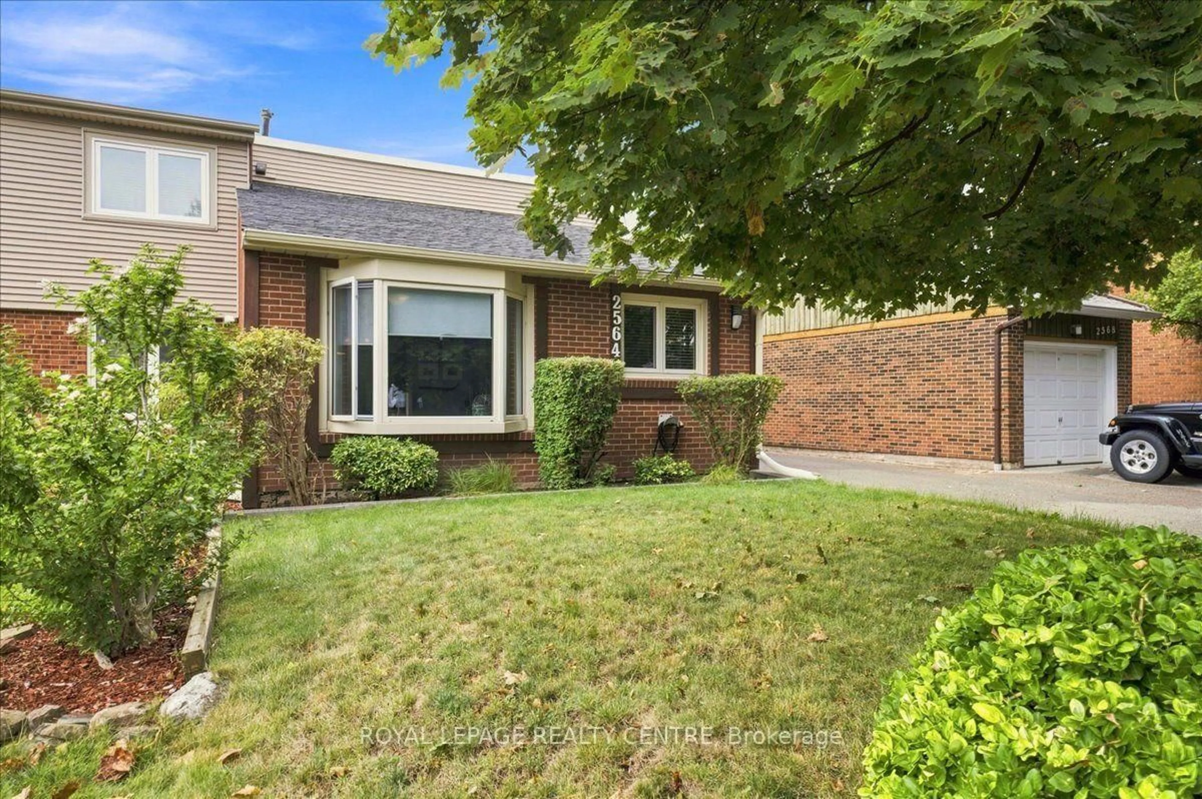 Home with brick exterior material, street for 2564 Mainroyal St, Mississauga Ontario L5L 1C9