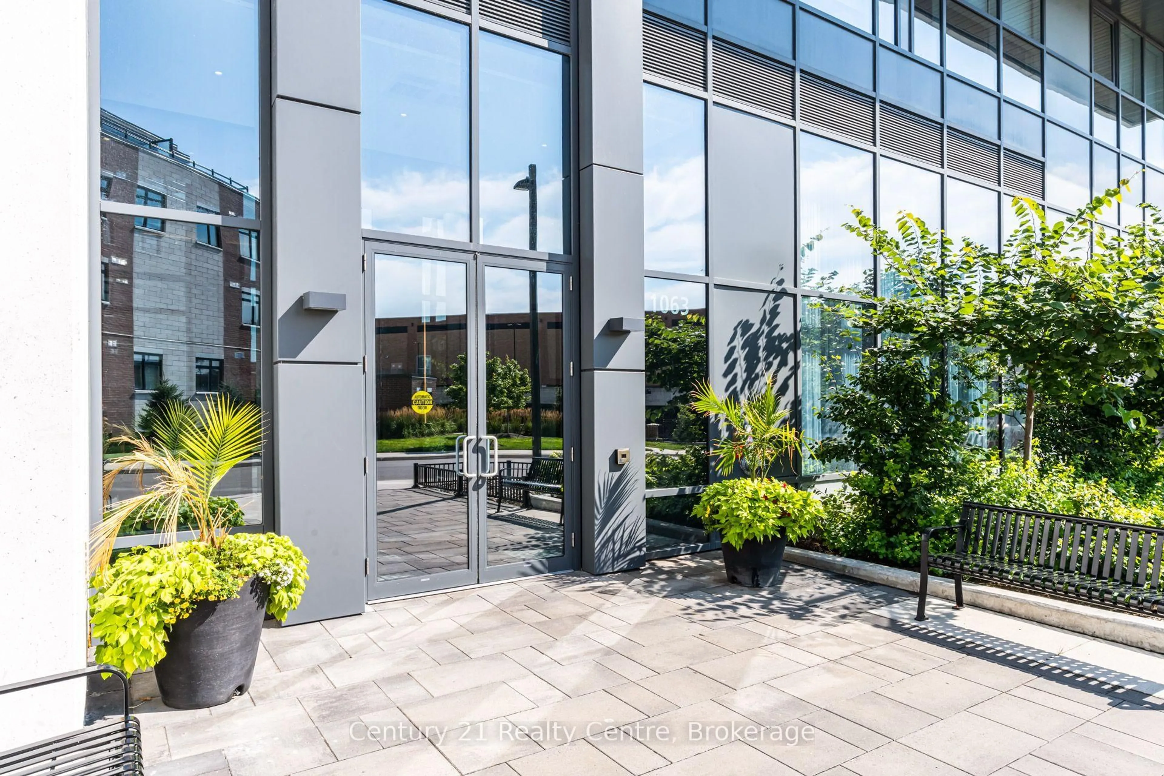 Patio, unknown for 1063 Douglas McCurdy Common #513, Mississauga Ontario L5G 0C5