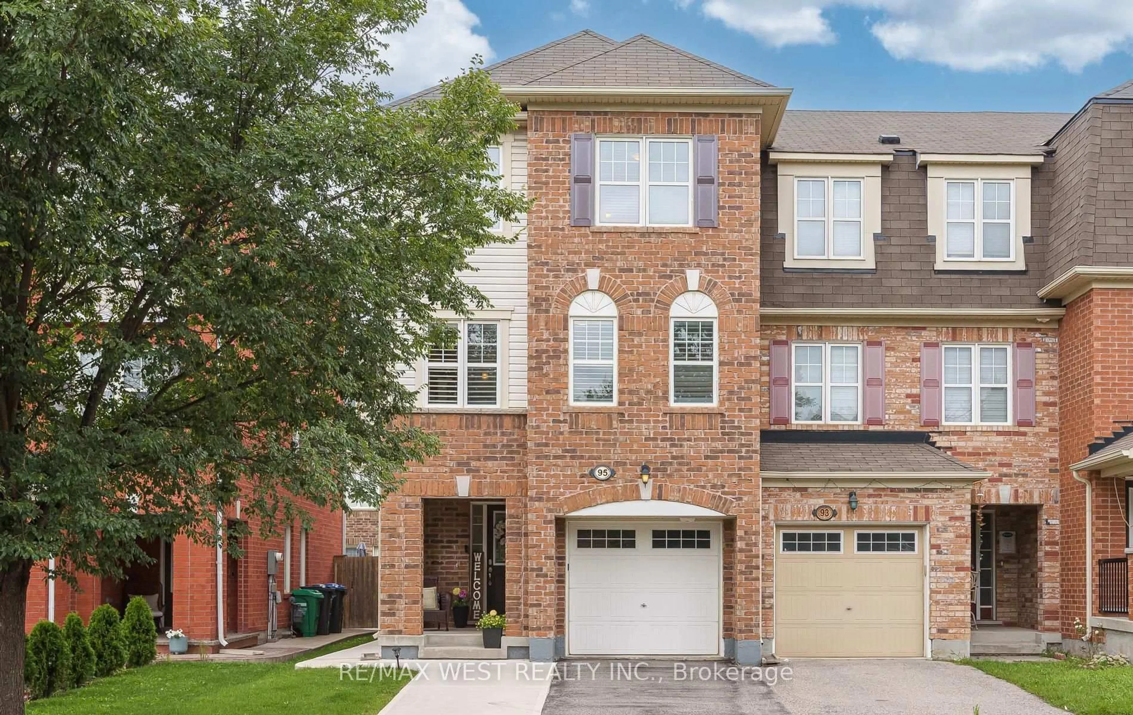 Home with brick exterior material, street for 95 McCleave Cres, Brampton Ontario L6Y 4Y9