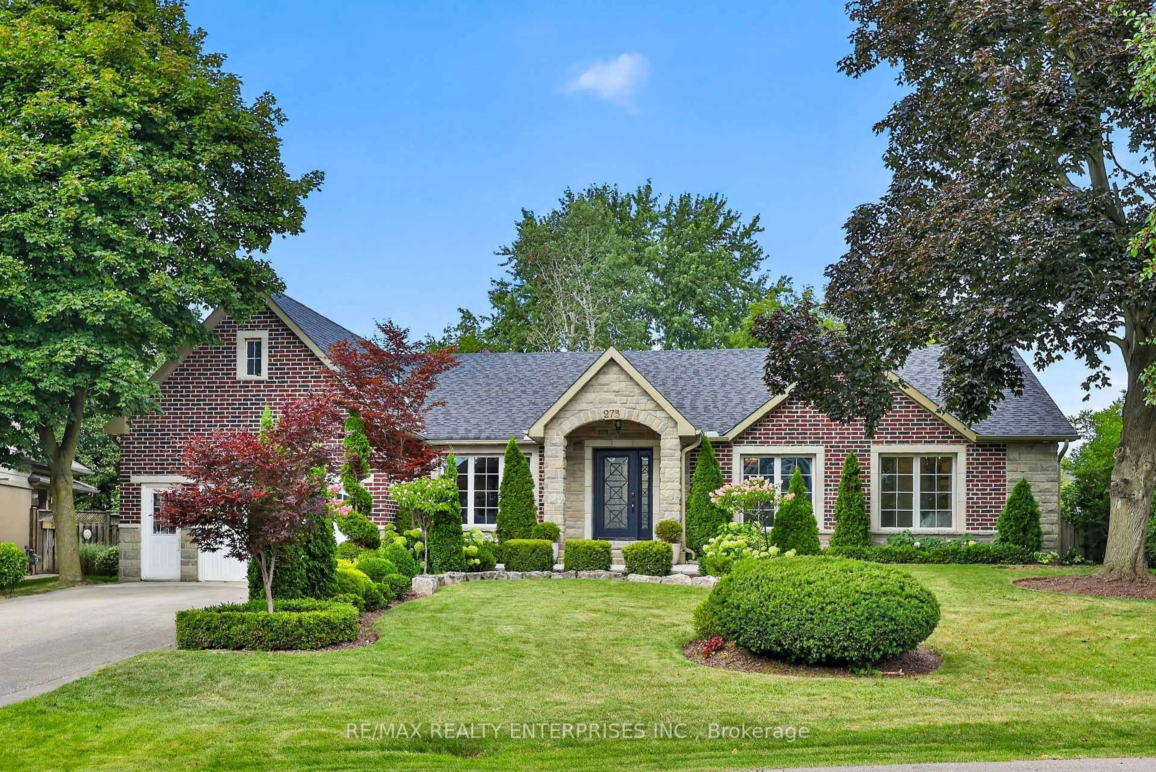 Home with brick exterior material, street for 273 Savoy Cres, Oakville Ontario L6L 1Y2