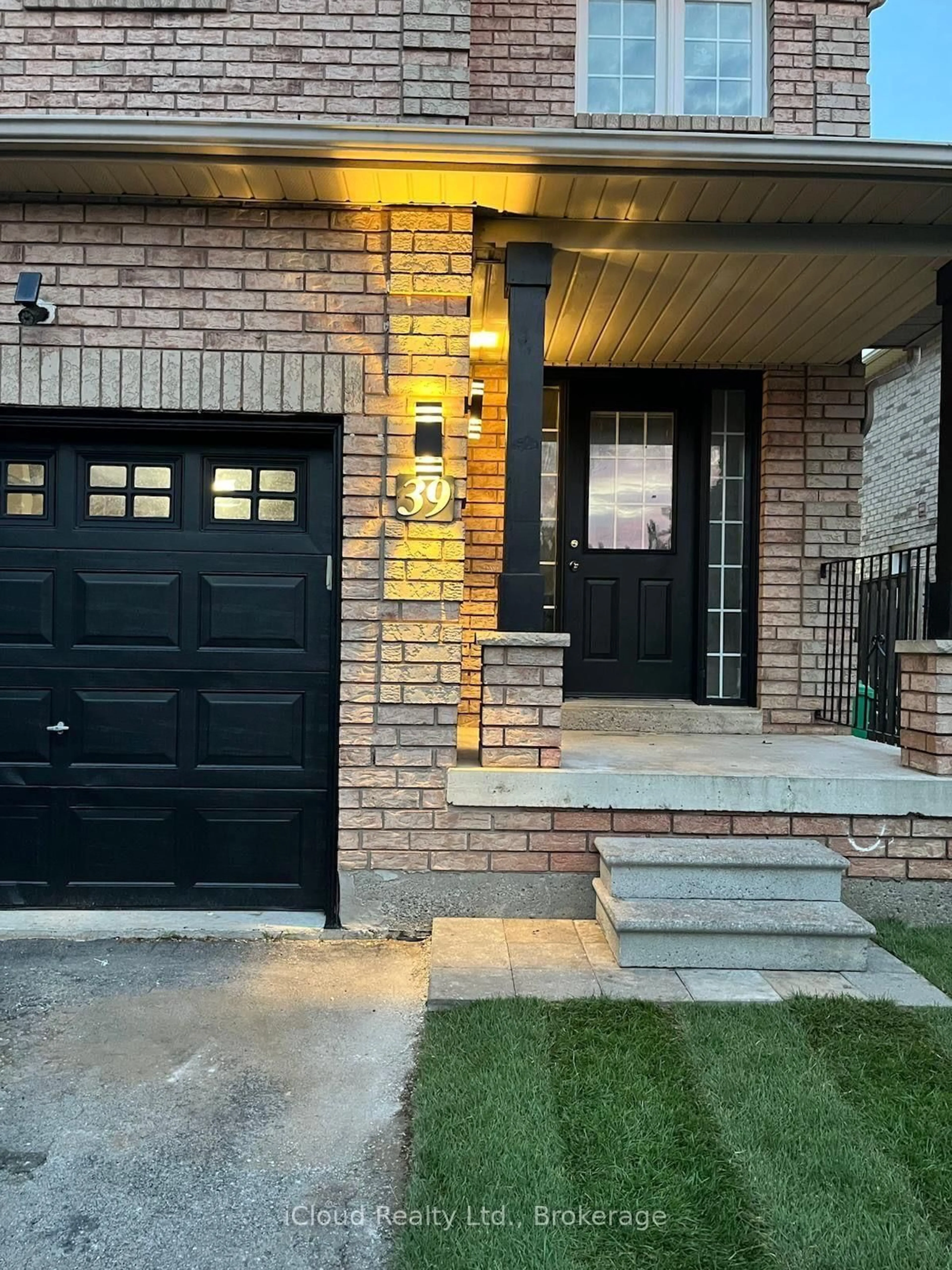 Home with brick exterior material, street for 39 Manett Cres, Brampton Ontario L6X 4X4