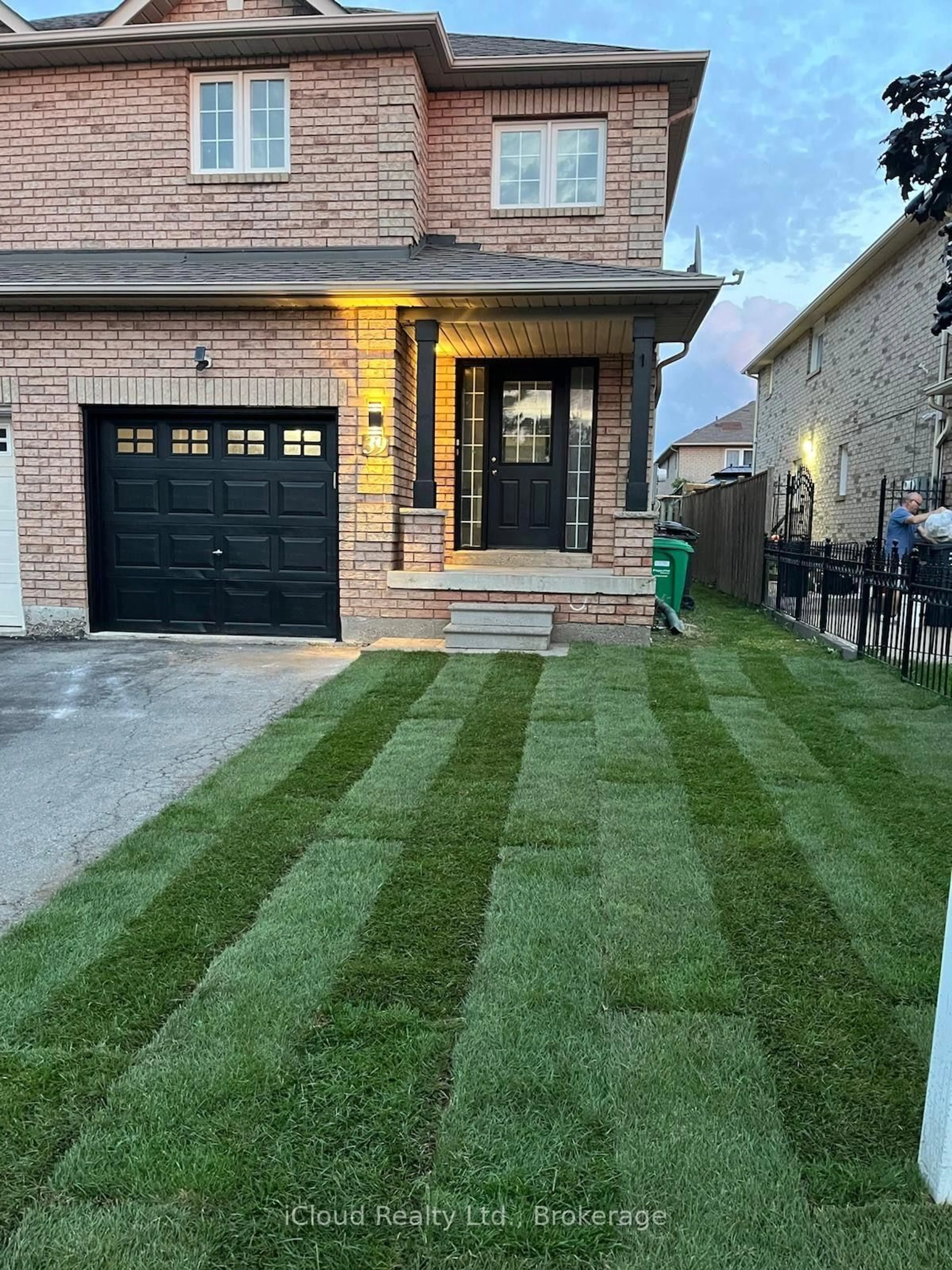 Home with brick exterior material, street for 39 Manett Cres, Brampton Ontario L6X 4X4