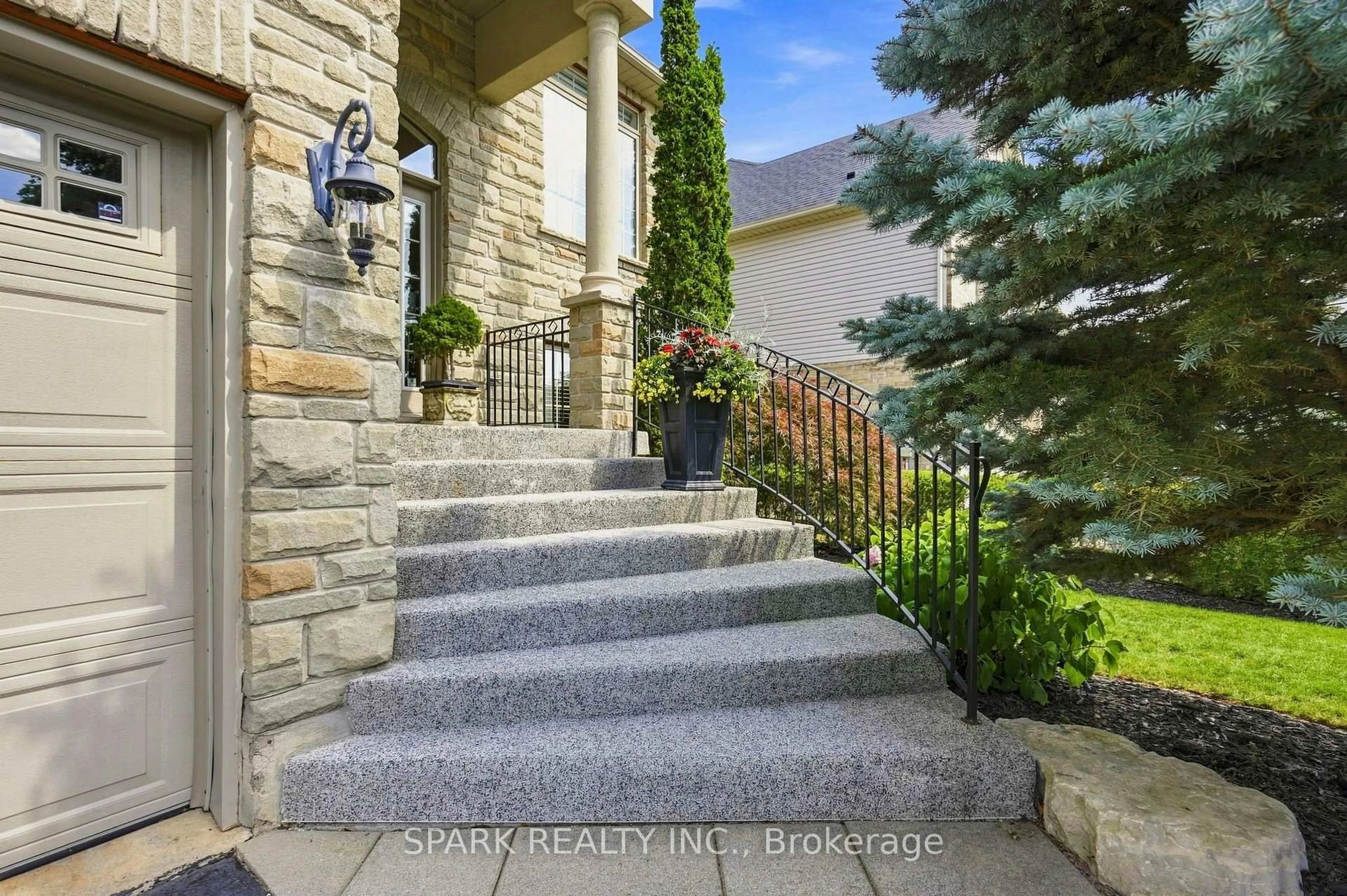 Unknown for 179 Tanners Dr, Halton Hills Ontario L7J 3A8