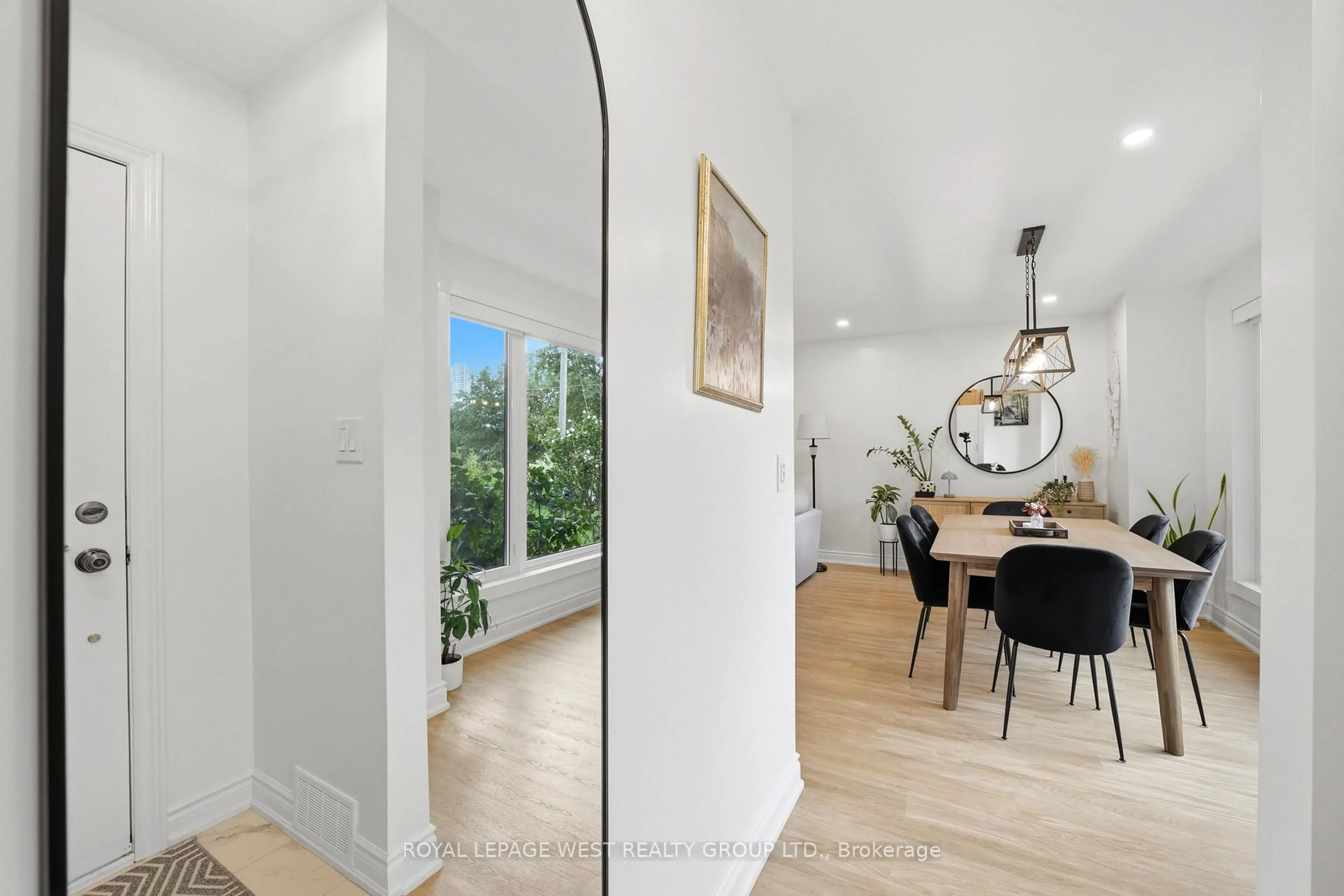 Unknown for 72 Mervyn Ave, Toronto Ontario M9B 1N3