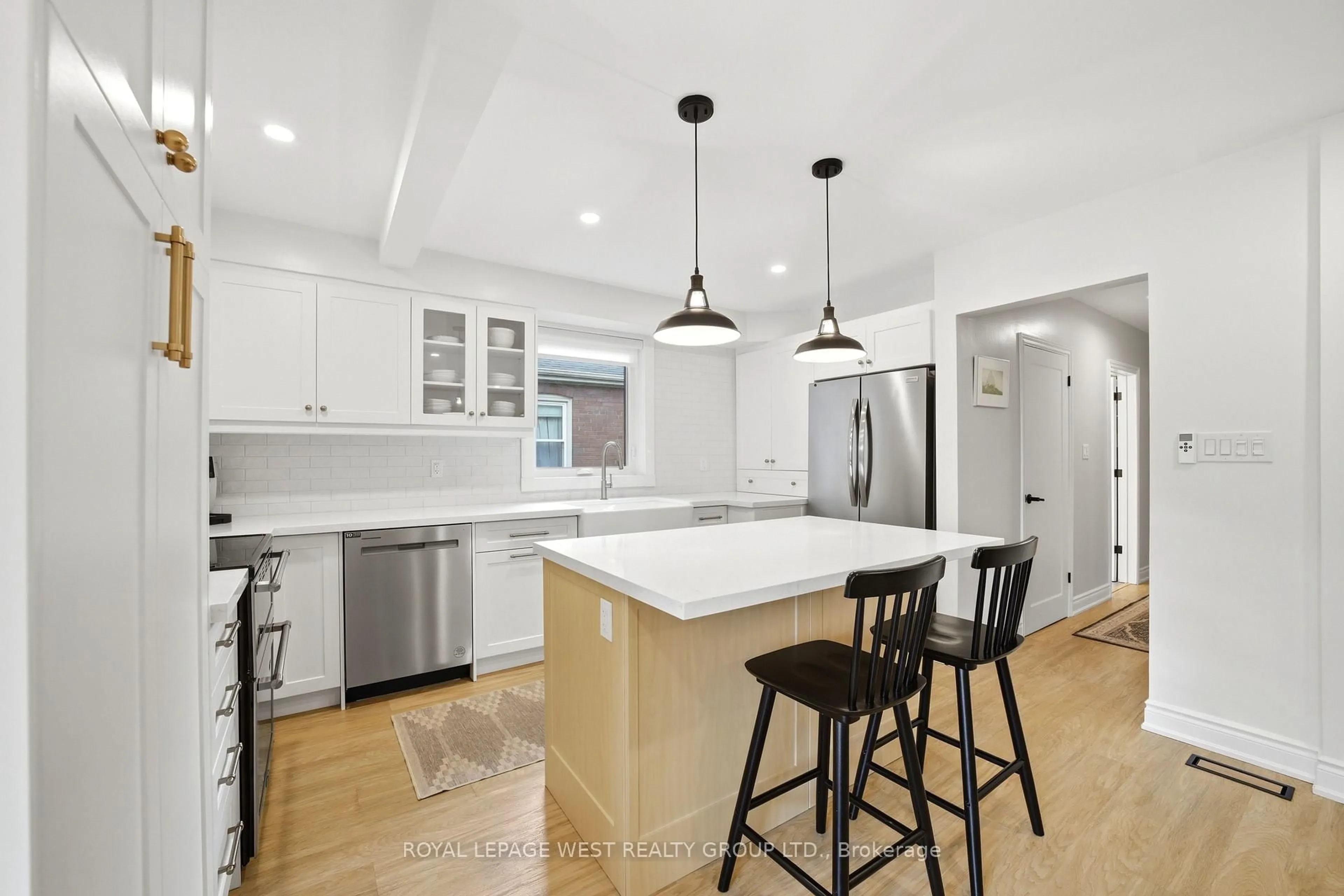Open concept kitchen, ceramic/tile floor for 72 Mervyn Ave, Toronto Ontario M9B 1N3