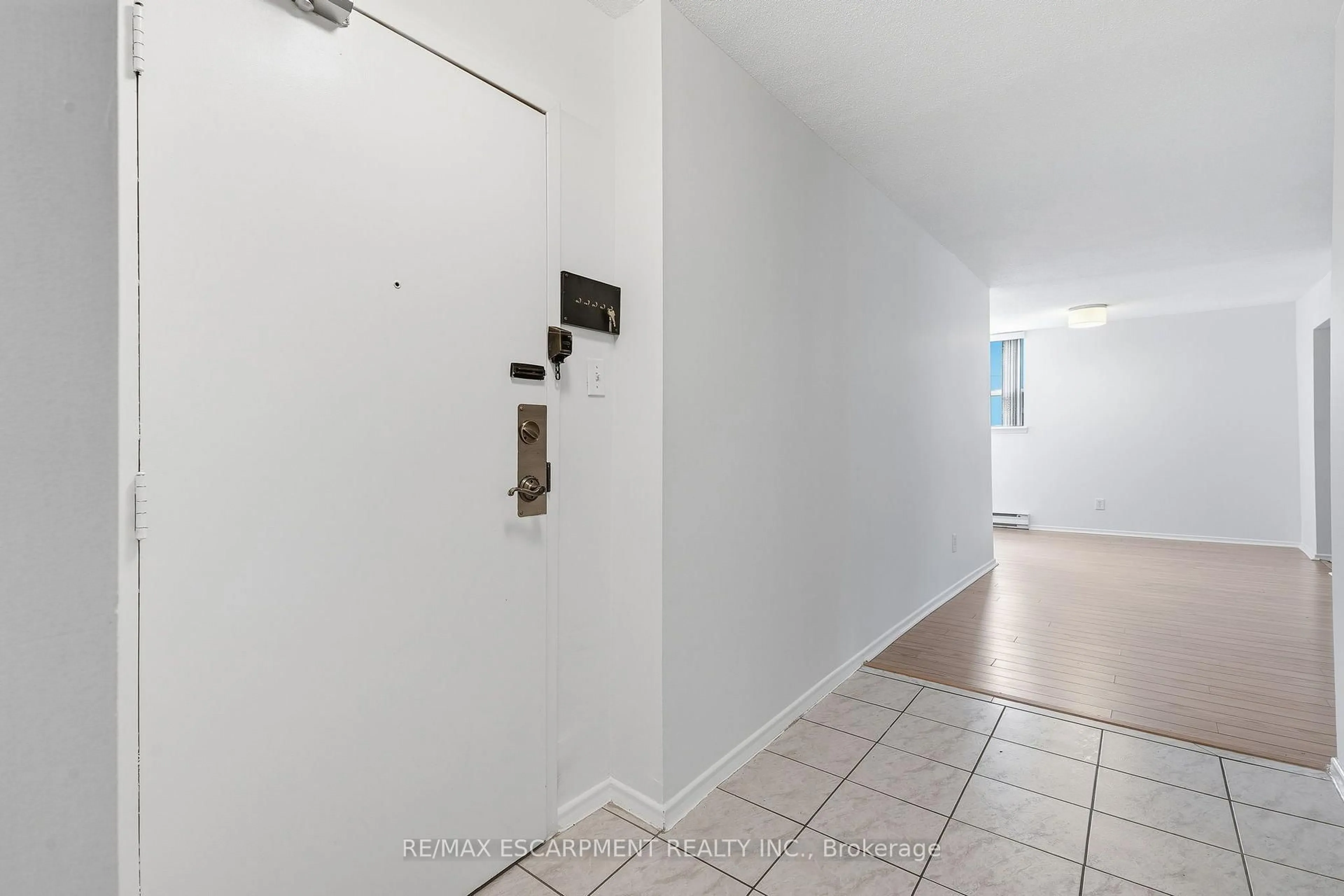 Unknown for 1415 Ghent Ave #203, Burlington Ontario L7S 1X4