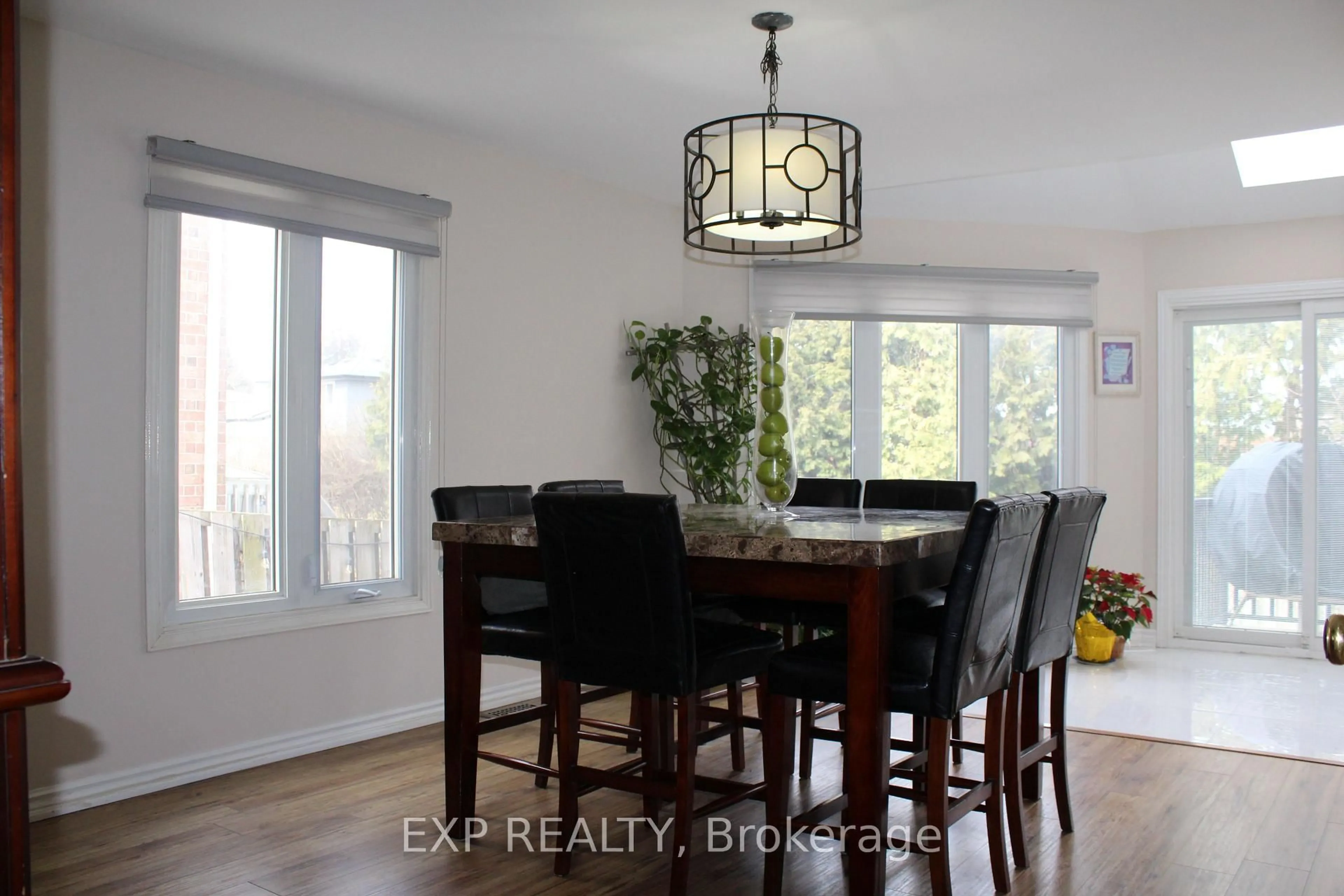 Dining room, wood/laminate floor for 48 Howell St, Brampton Ontario L6Y 3H8