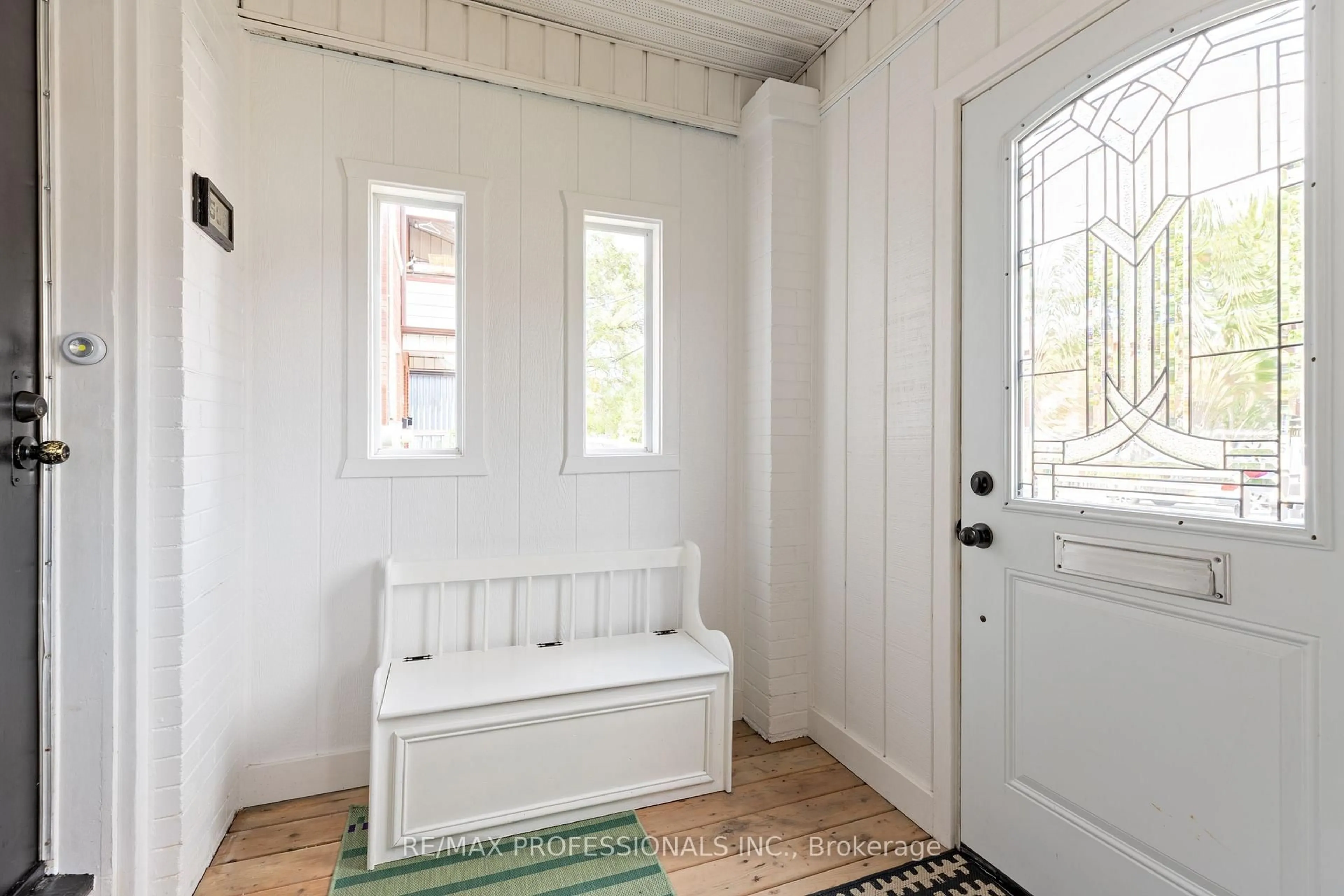Indoor entryway for 502 Jane St, Toronto Ontario M6S 4A2