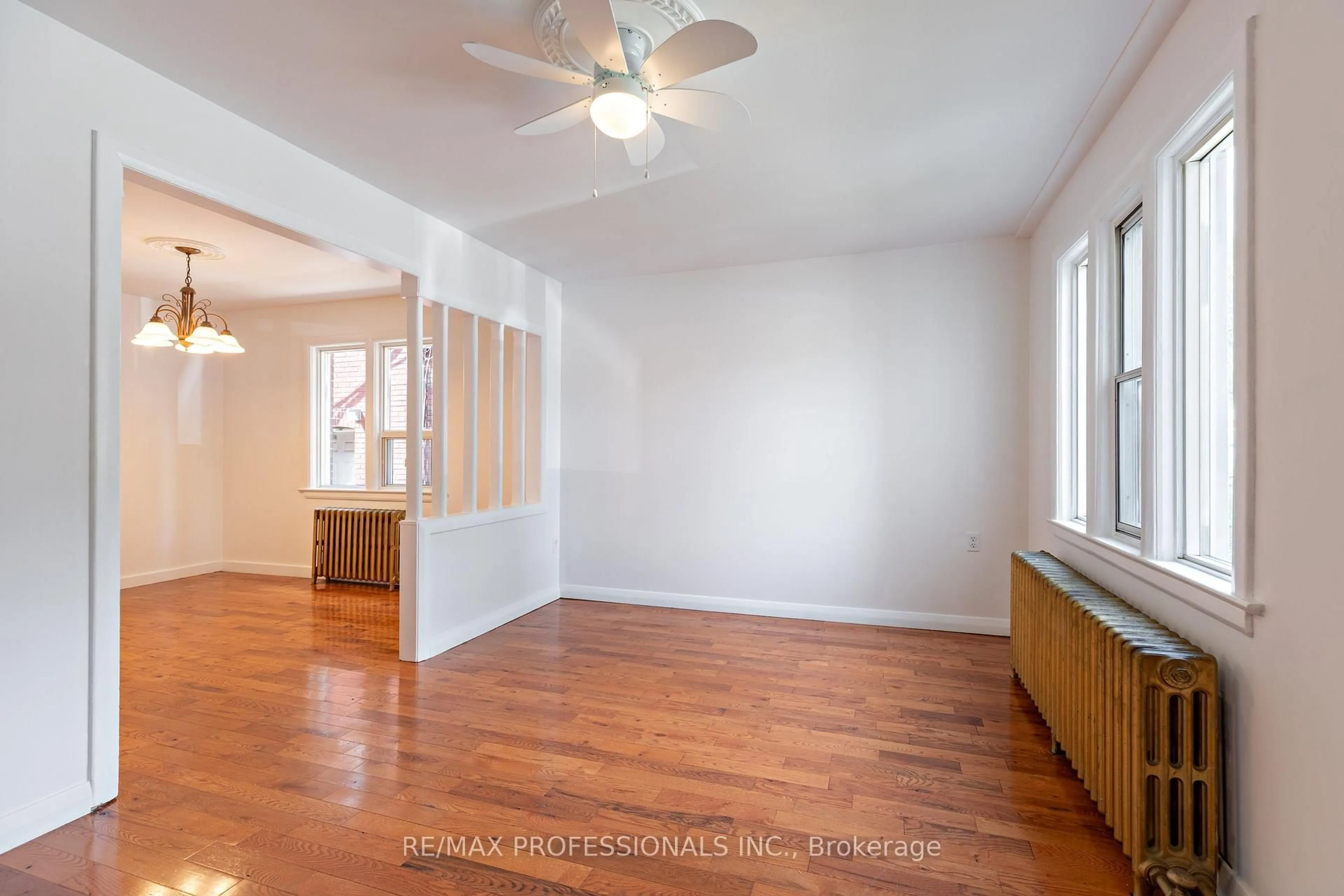 A pic of a room for 502 Jane St, Toronto Ontario M6S 4A2