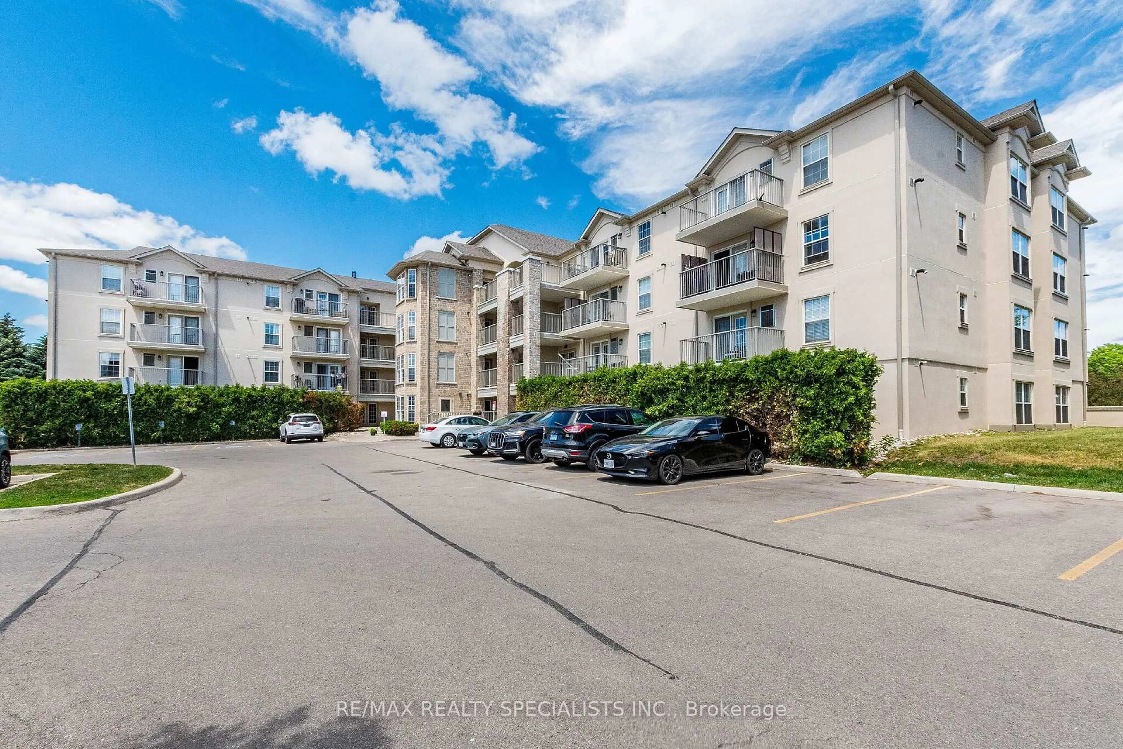 A pic from outside/outdoor area/front of a property/back of a property/a pic from drone, water/lake/river/ocean view for 1480 Bishops Gate #406, Oakville Ontario L6M 4N4