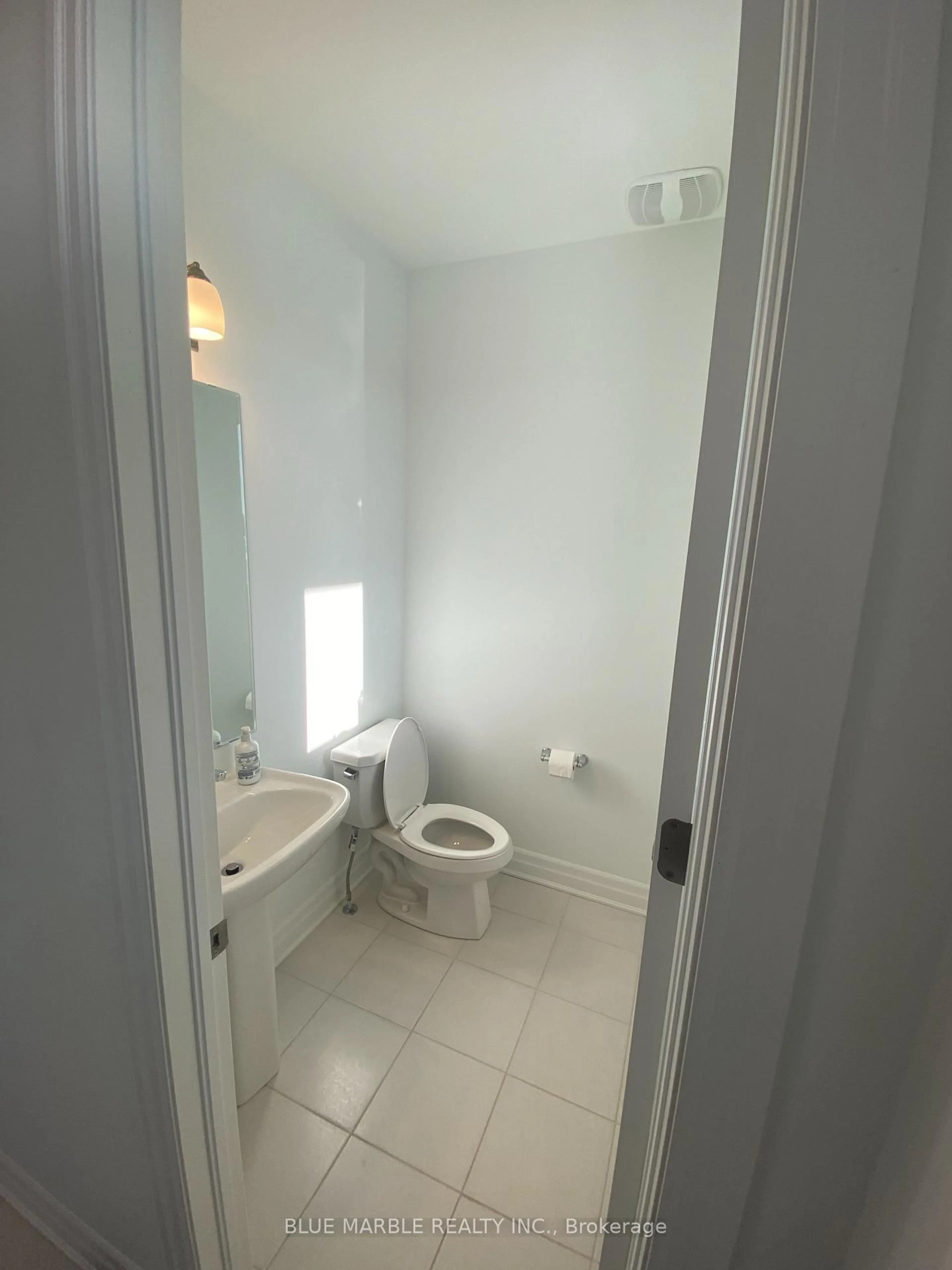 Standard bathroom, floor is not visible for 1267 Dias Landing, Milton Ontario L9E 1W2
