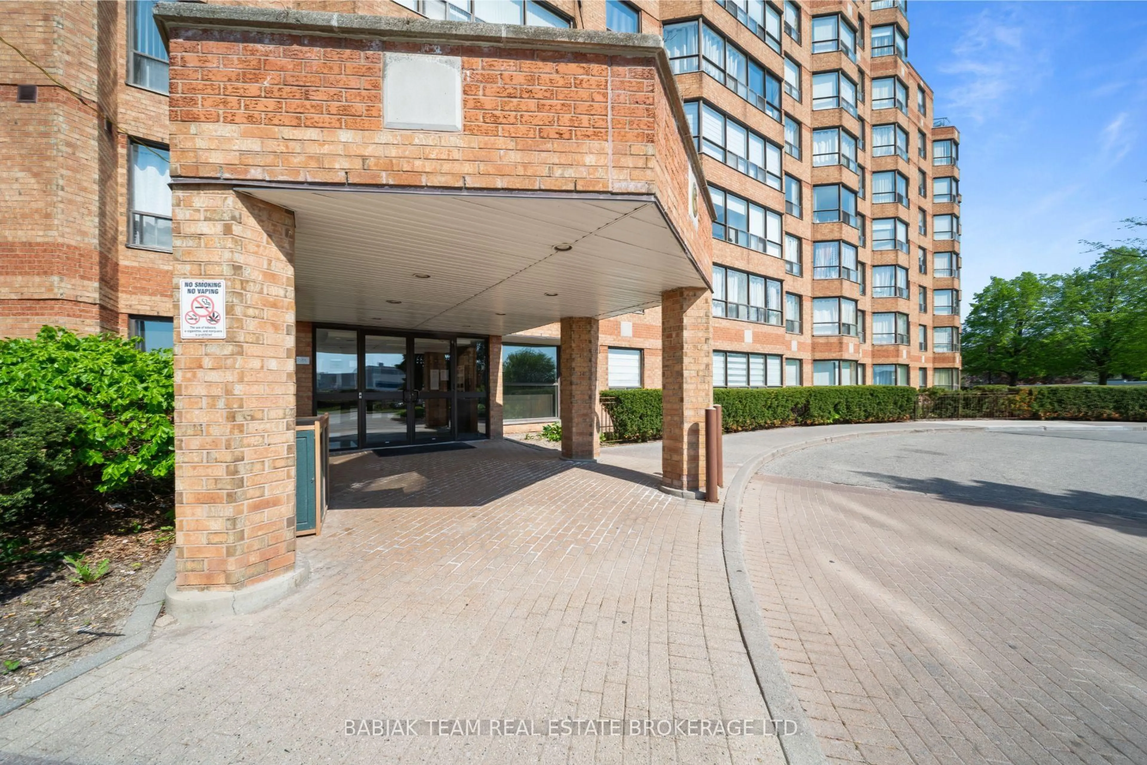 Indoor foyer for 6 Humberline Dr #202, Toronto Ontario M9W 6X8