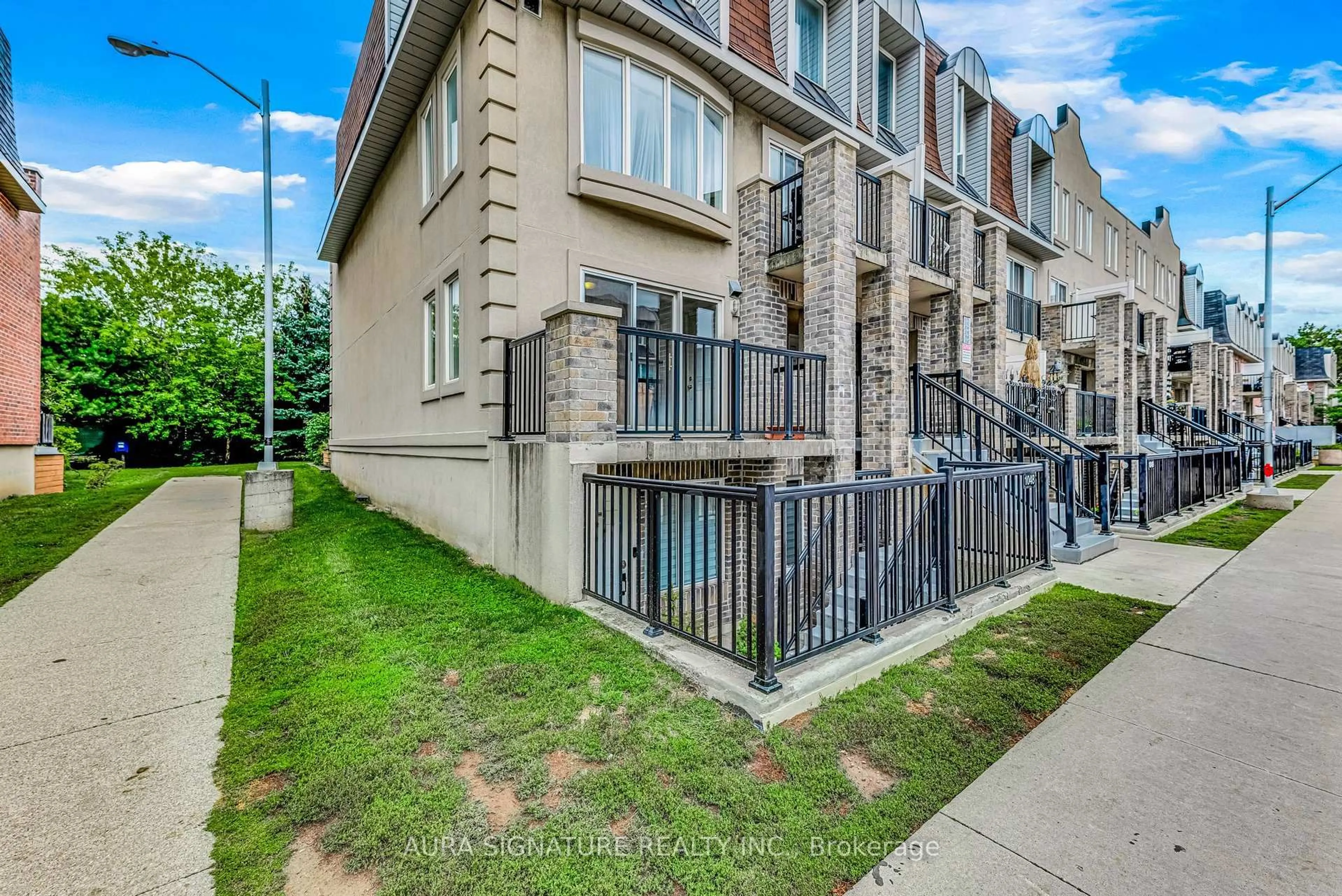 Patio, street for 105 George Appleton Way #2142, Toronto Ontario M3M 0A2