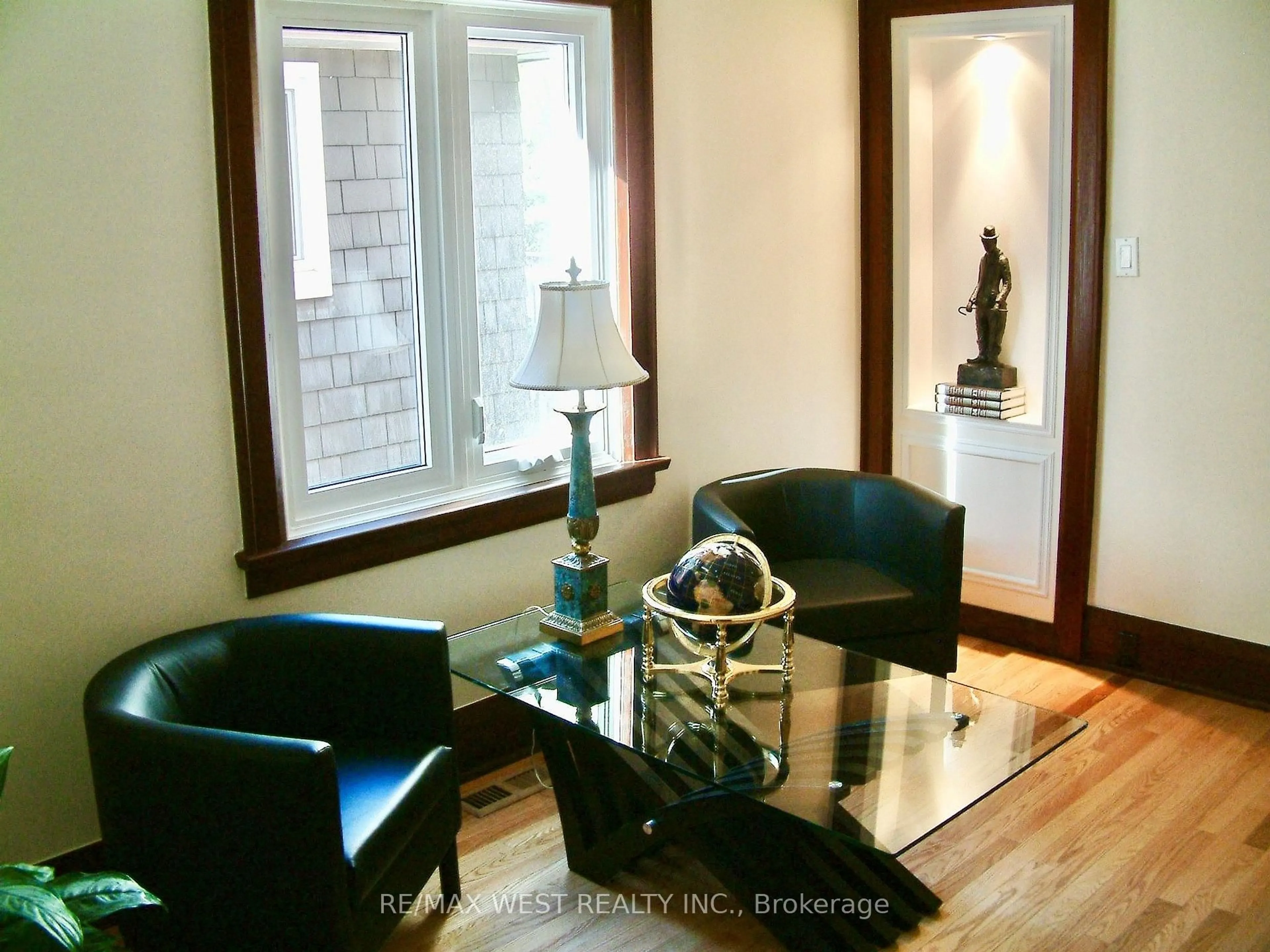 Living room with furniture, unknown for 15 Wendover Rd, Toronto Ontario M8X 2L1