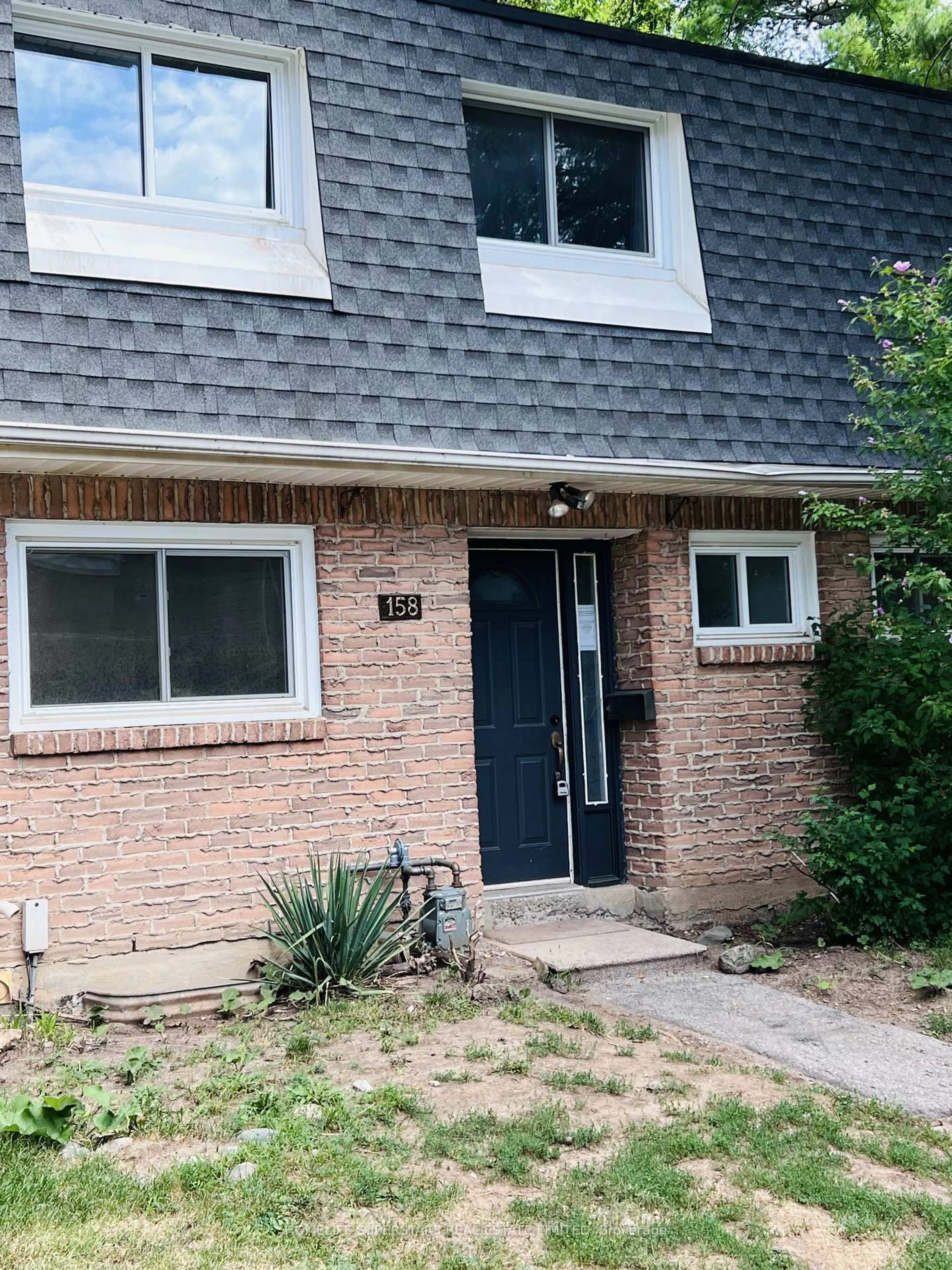 Home with brick exterior material, street for 2050 Upper Middle Rd #158, Burlington Ontario L7P 3R9