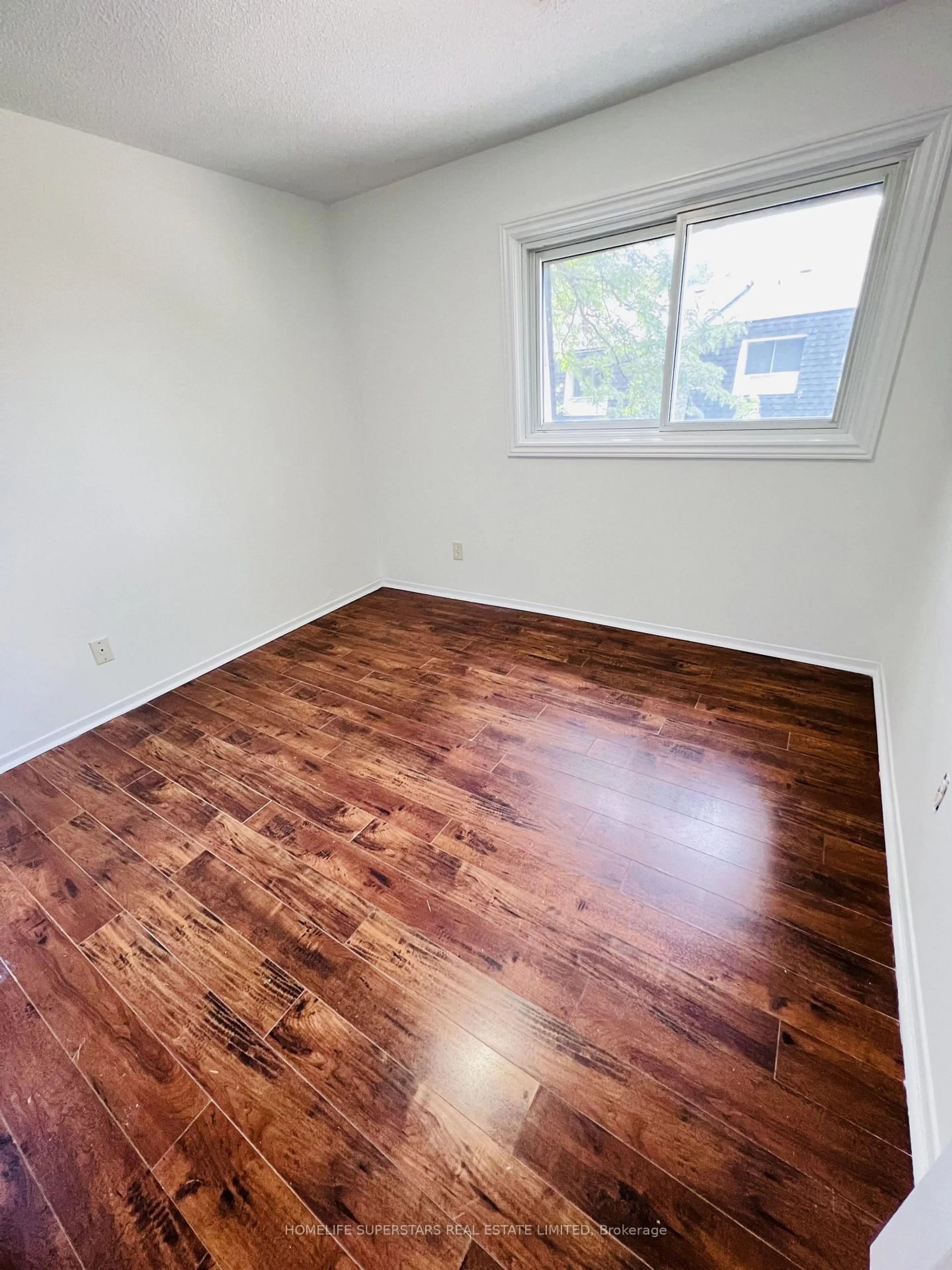 A pic of a room for 2050 Upper Middle Rd #158, Burlington Ontario L7P 3R9