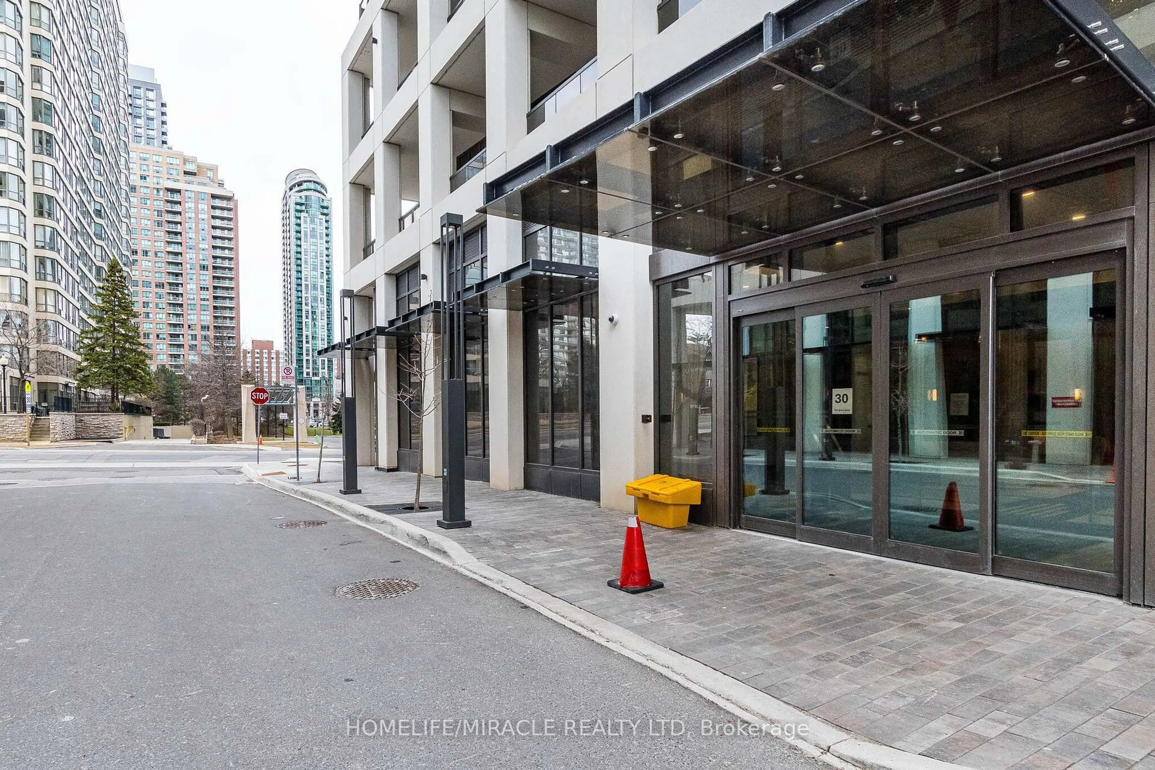 Unknown for 30 Elm Dr #3802, Mississauga Ontario L5B 0N6