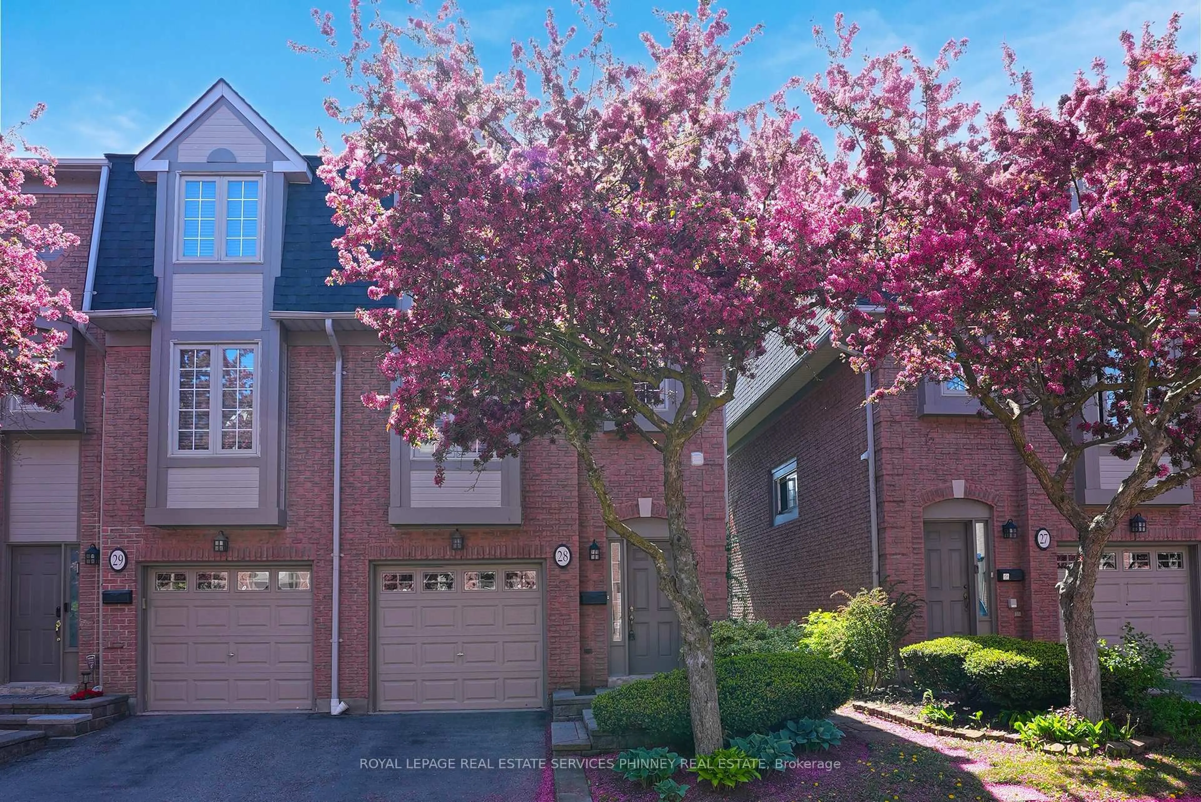 Home with brick exterior material, street for 3140 Fifth Line #28, Mississauga Ontario L5L 1A2