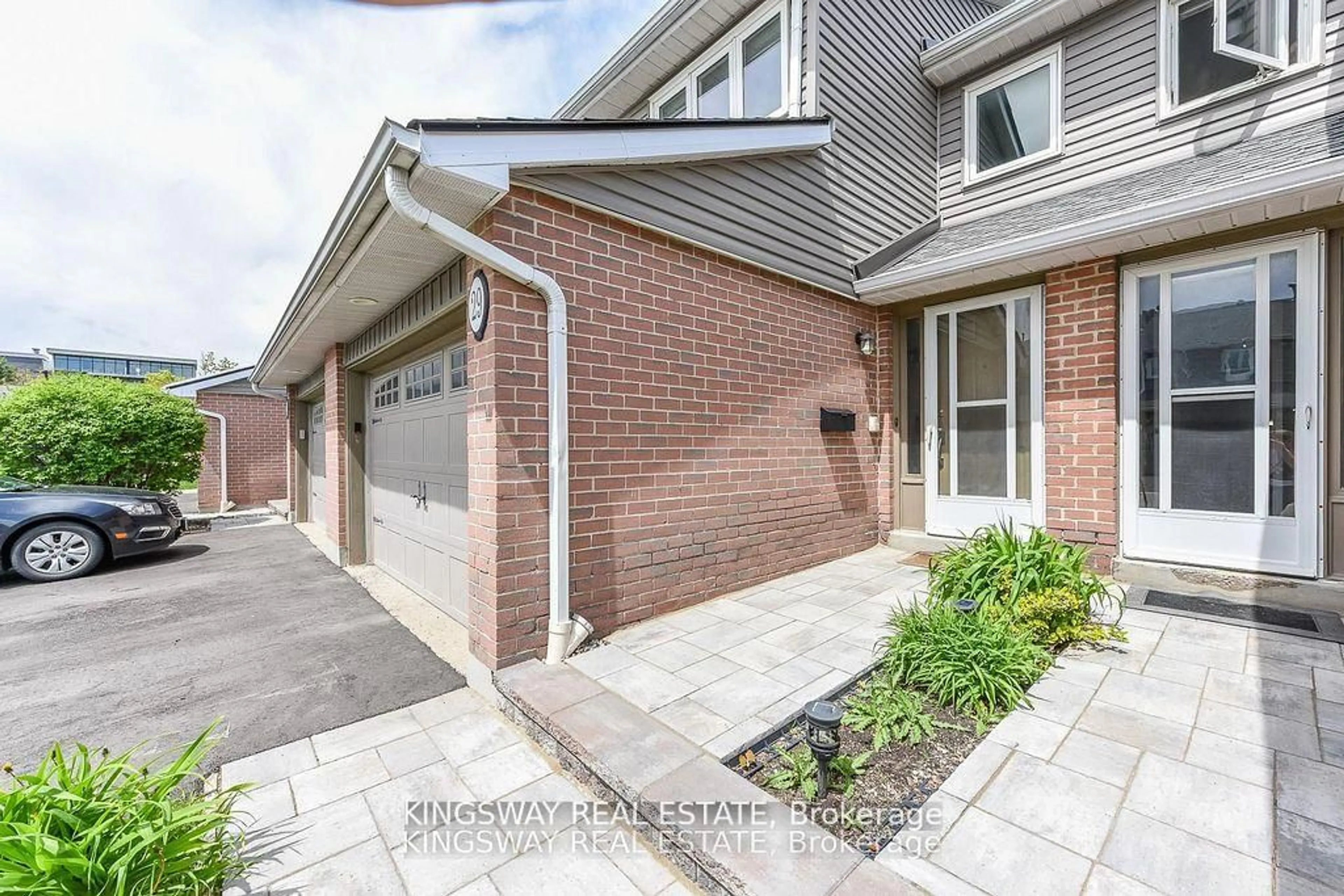 Home with brick exterior material, street for 3125 FIFTH Line #29, Mississauga Ontario L5L 3S8