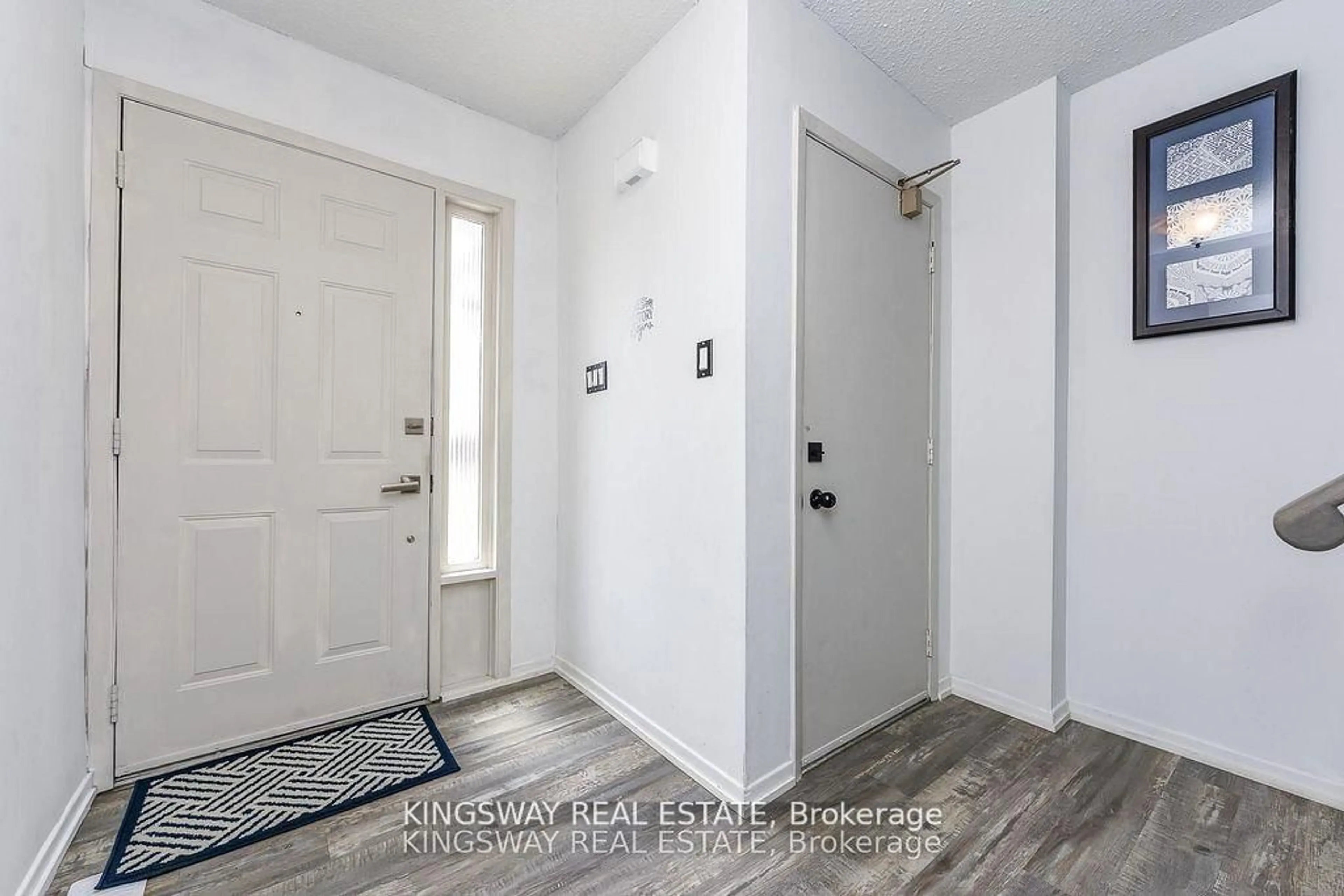 Indoor entryway for 3125 FIFTH Line #29, Mississauga Ontario L5L 3S8