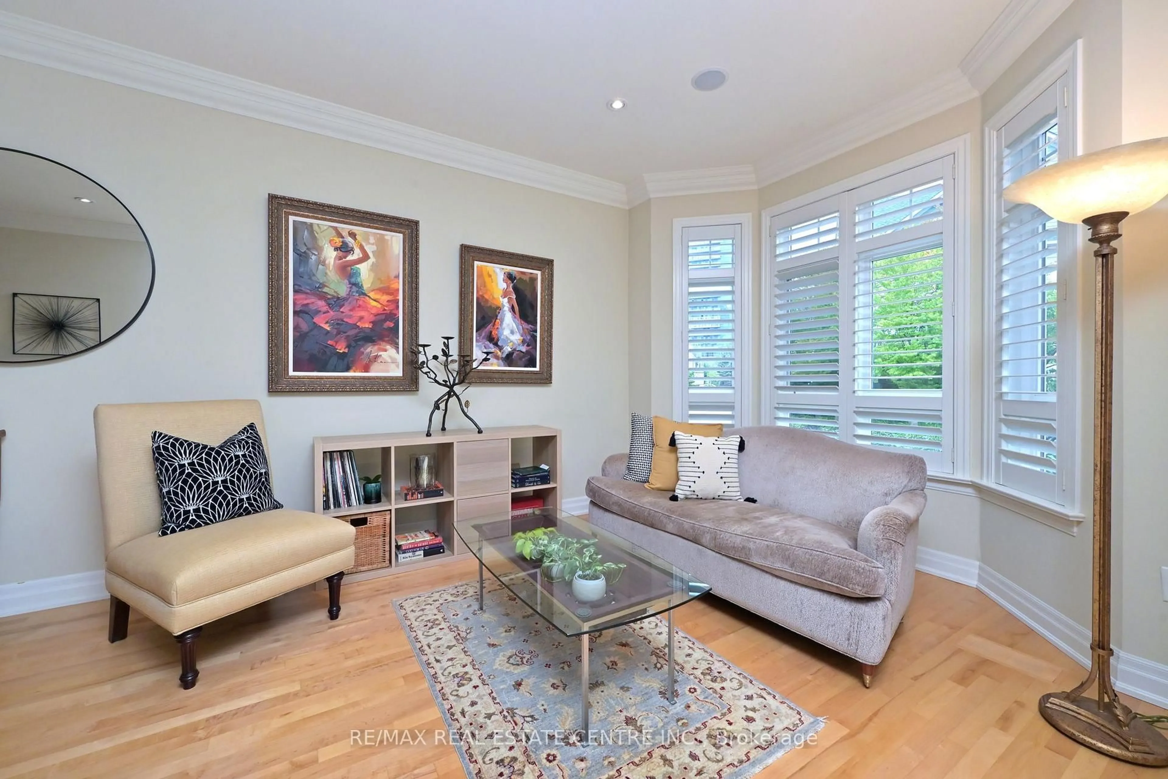 Living room with furniture, wood/laminate floor for 68 Compass Way #43, Mississauga Ontario L5G 4T8