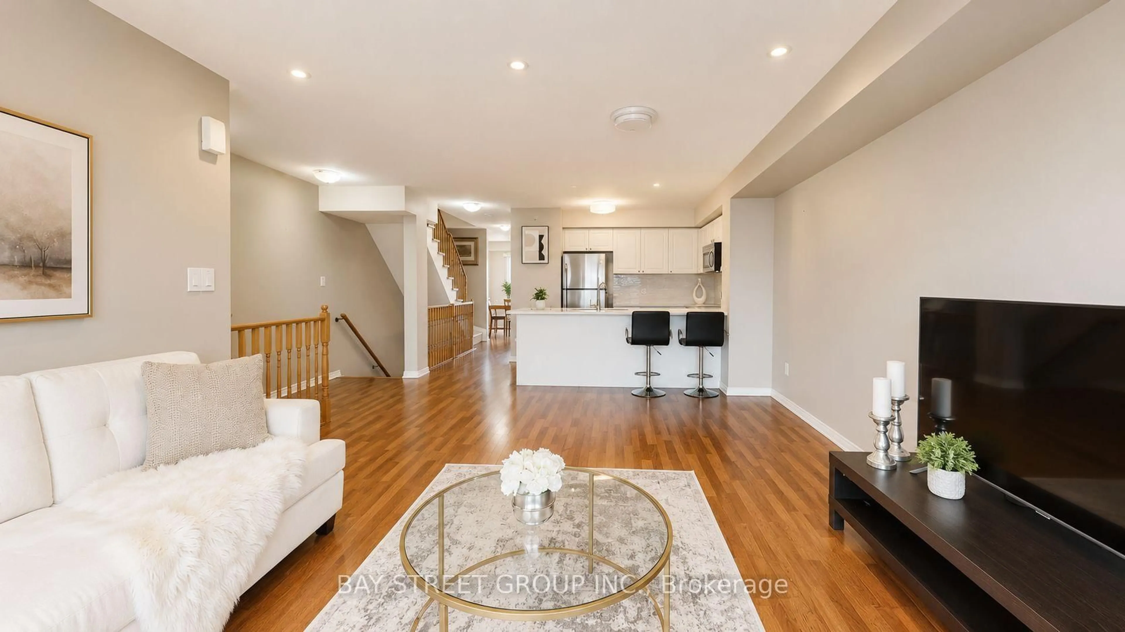 Living room with furniture, unknown for 3975 Eglinton Ave #13, Mississauga Ontario L5M 0E7