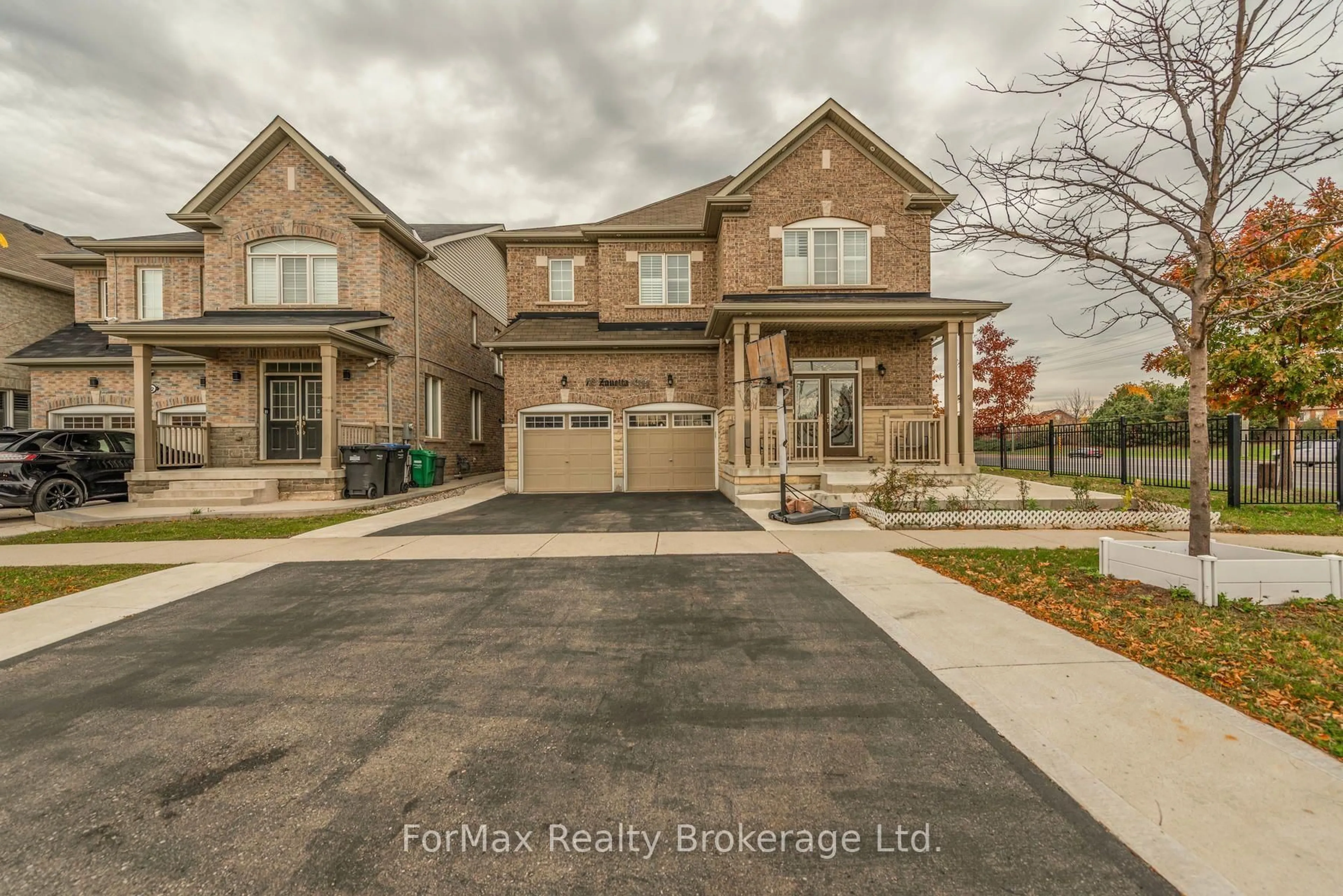 Home with brick exterior material, street for 70 Zanetta Cres, Brampton Ontario L6Y 6A2