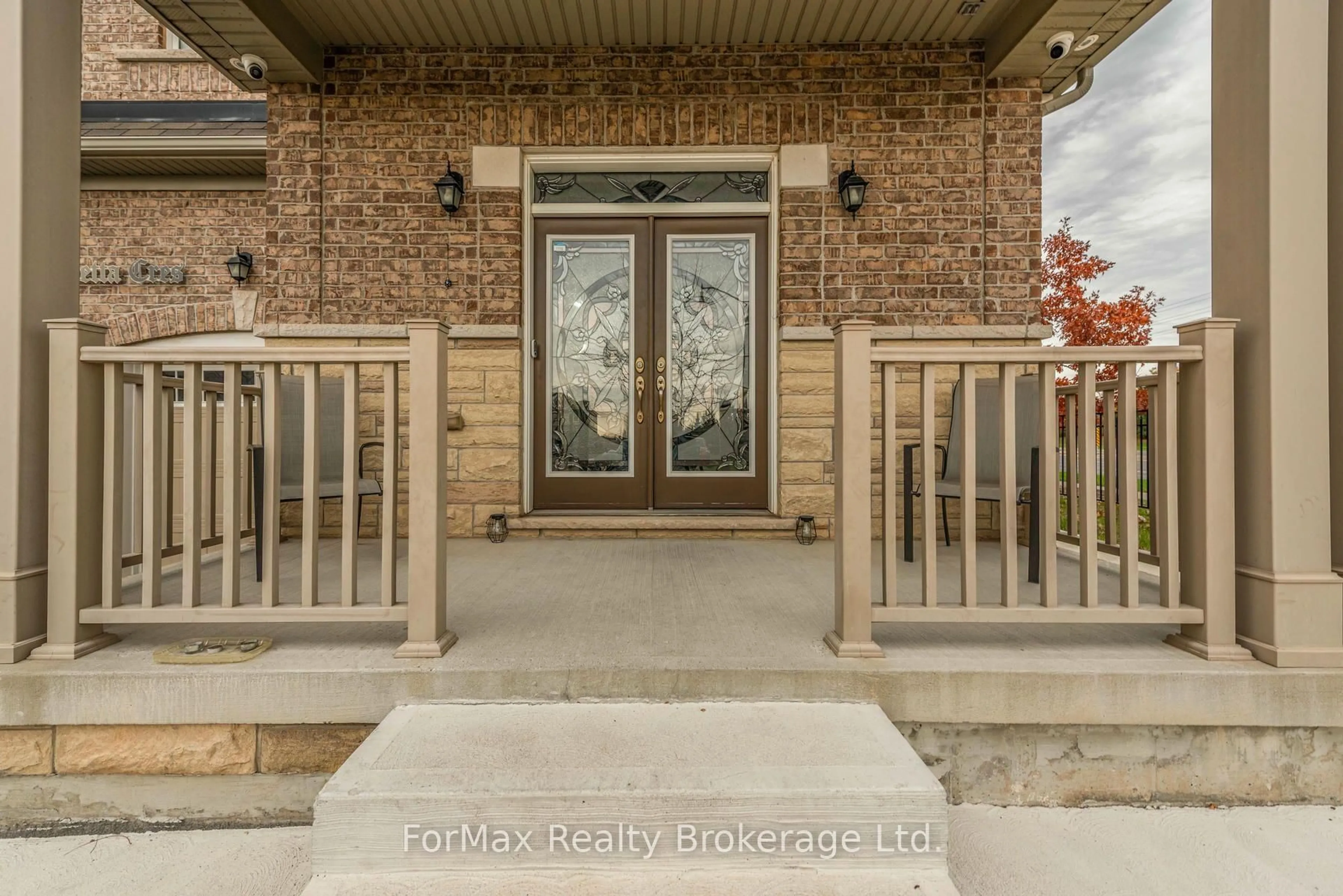 Indoor entryway for 70 Zanetta Cres, Brampton Ontario L6Y 6A2