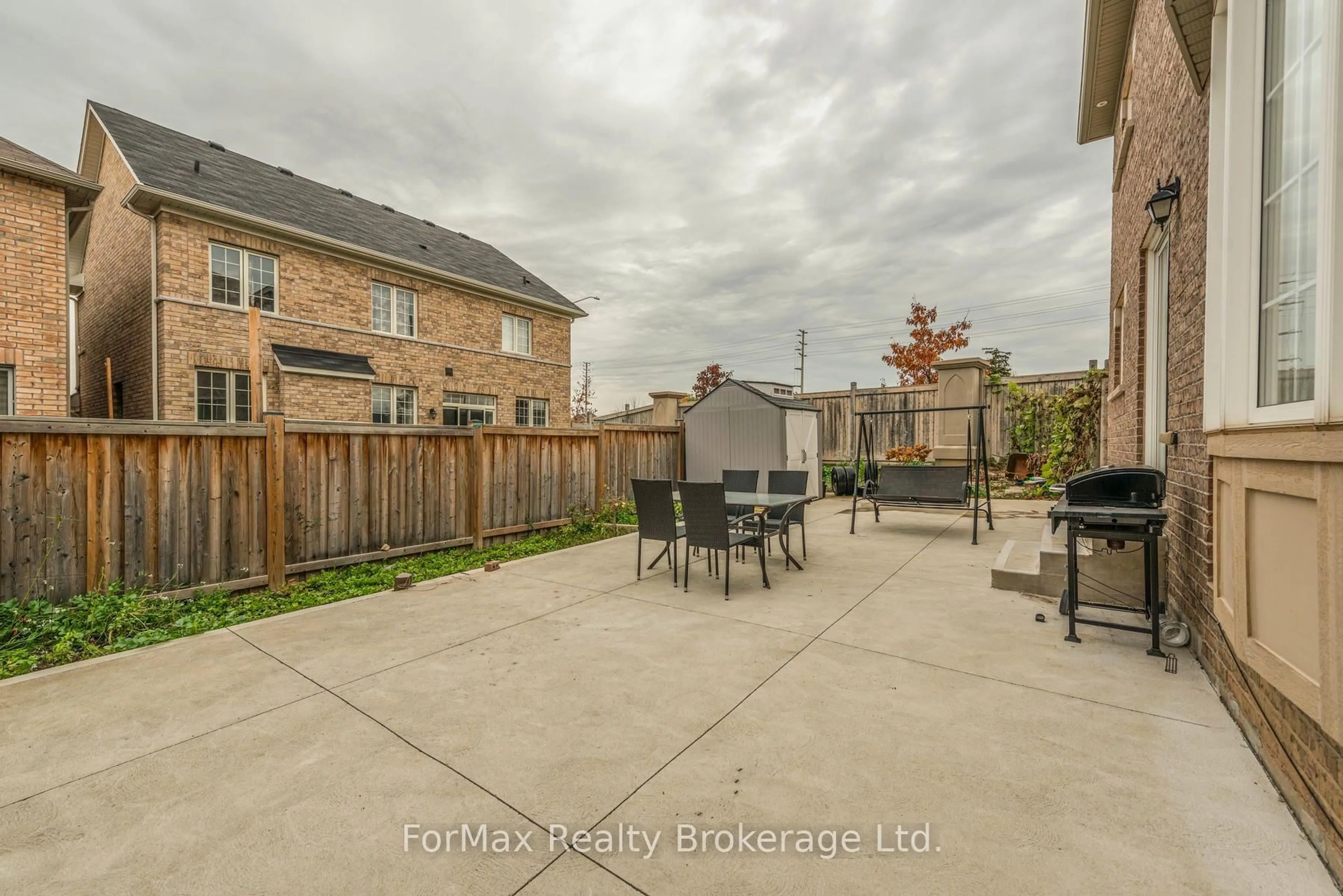 Patio, street for 70 Zanetta Cres, Brampton Ontario L6Y 6A2
