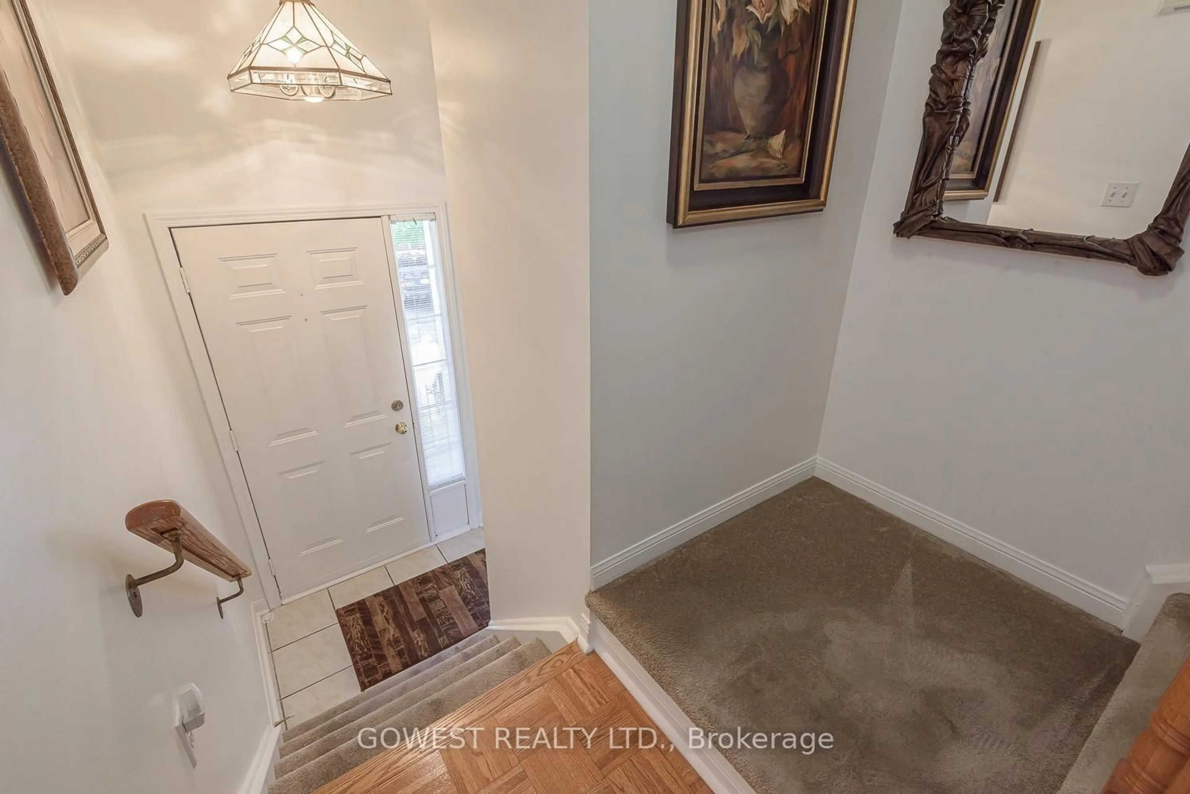 Indoor entryway for 80 Acorn Pl #14, Mississauga Ontario L4Z 4E2