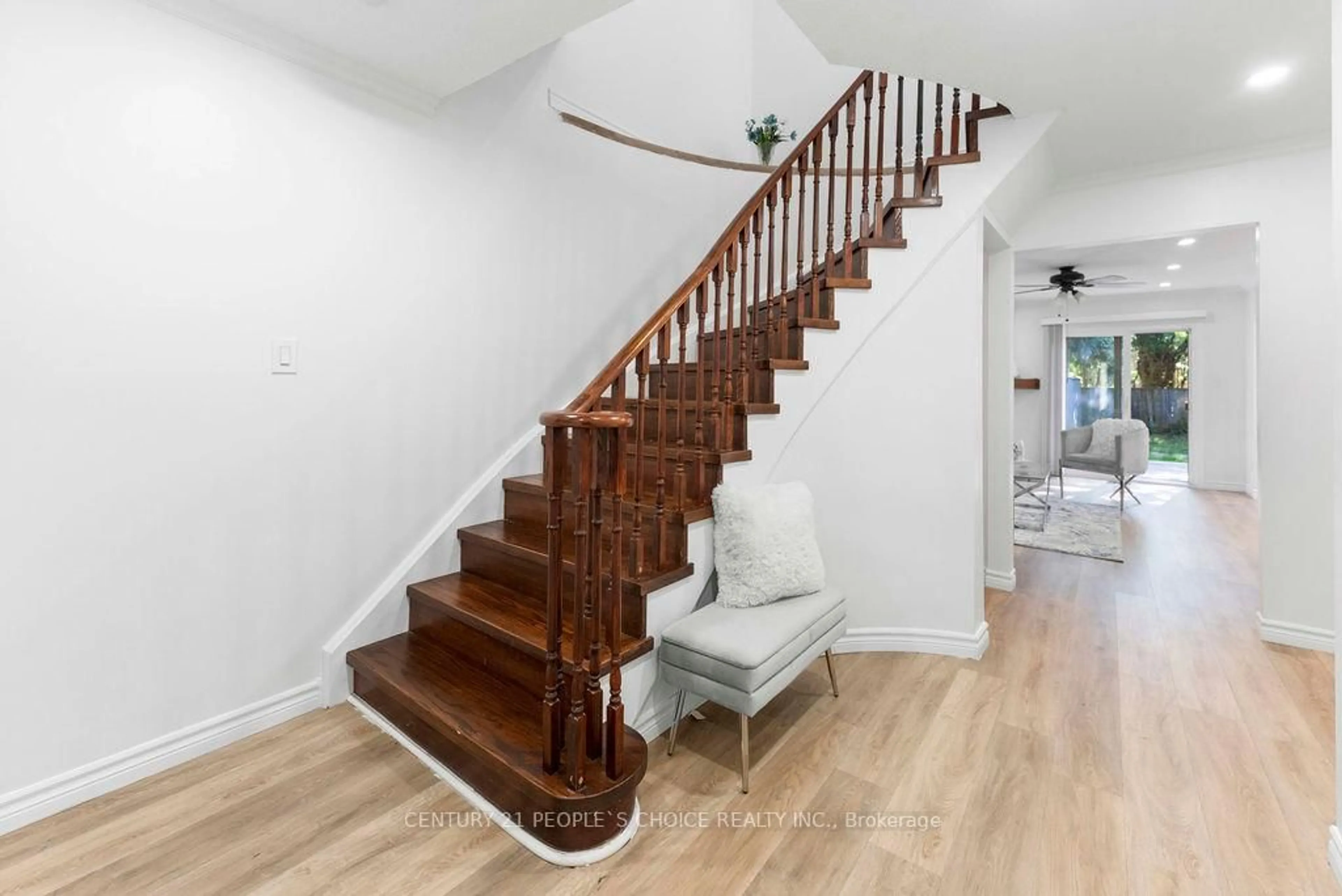 Stairs for 4053 Trapper Cres, Mississauga Ontario L5L 3A7