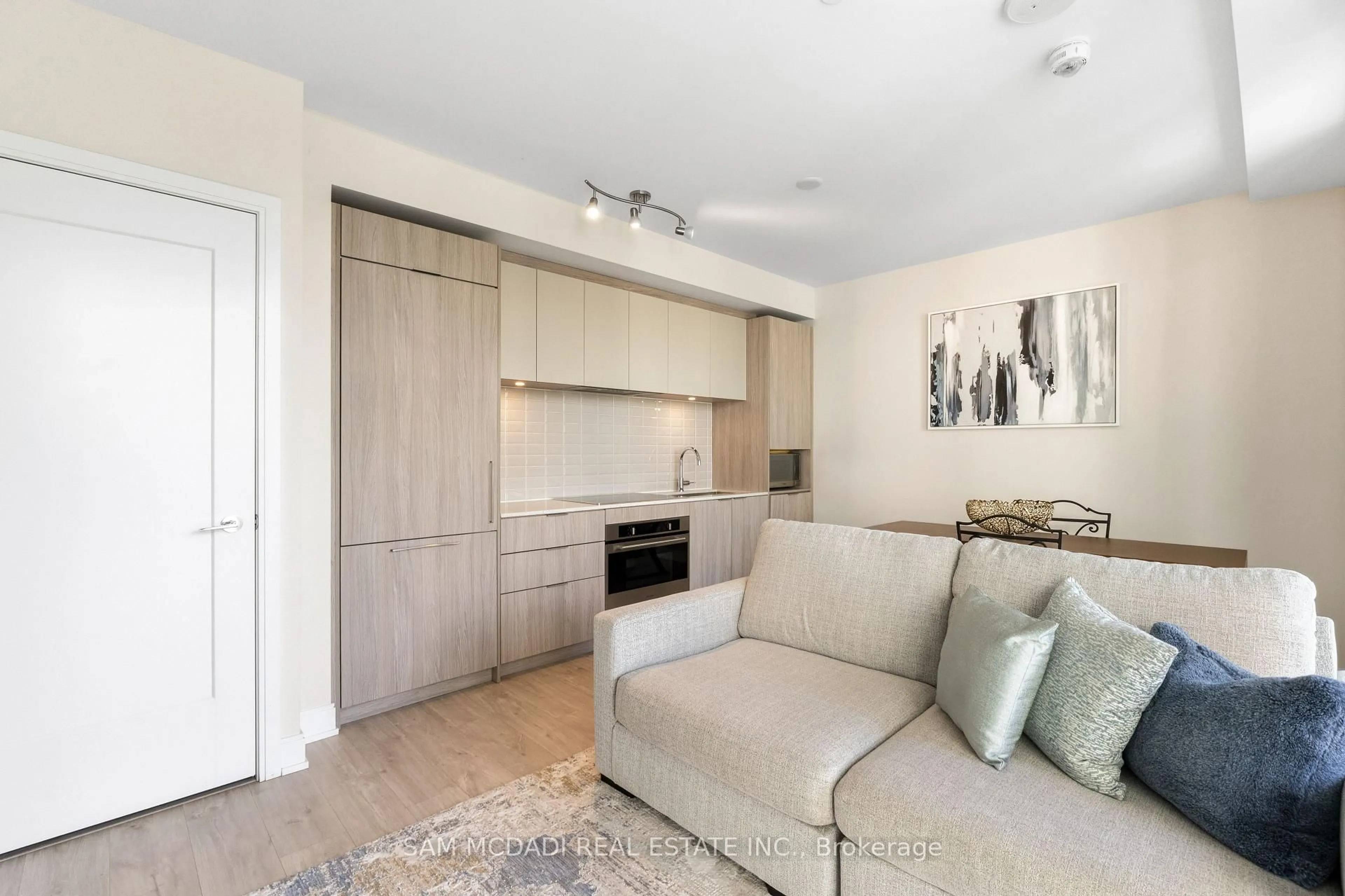 Living room with furniture, unknown for 70 Annie Craig Dr #414, Toronto Ontario M8V 0G2