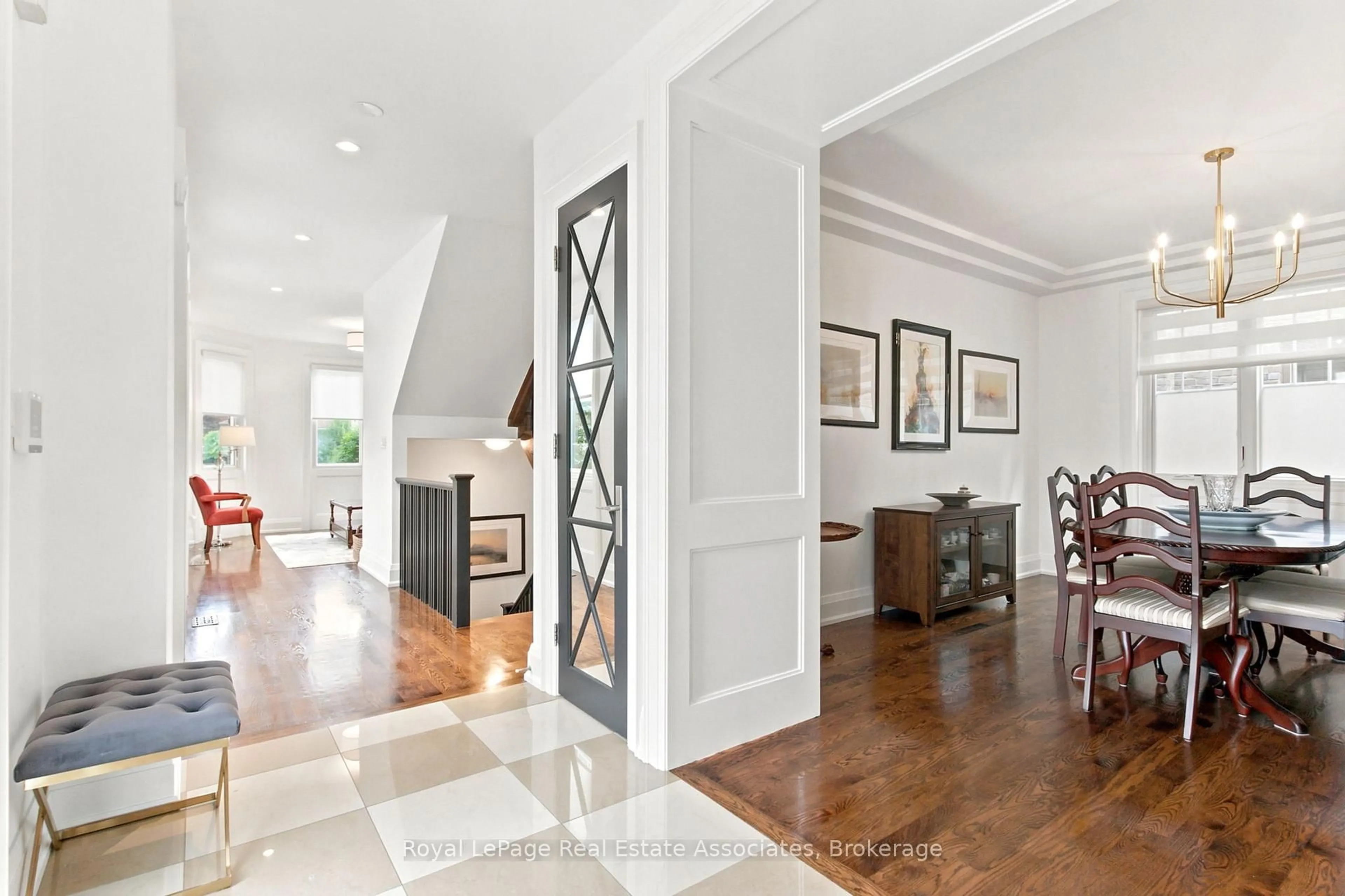 Indoor entryway for 32 Jopling Ave, Toronto Ontario M9B 4E7