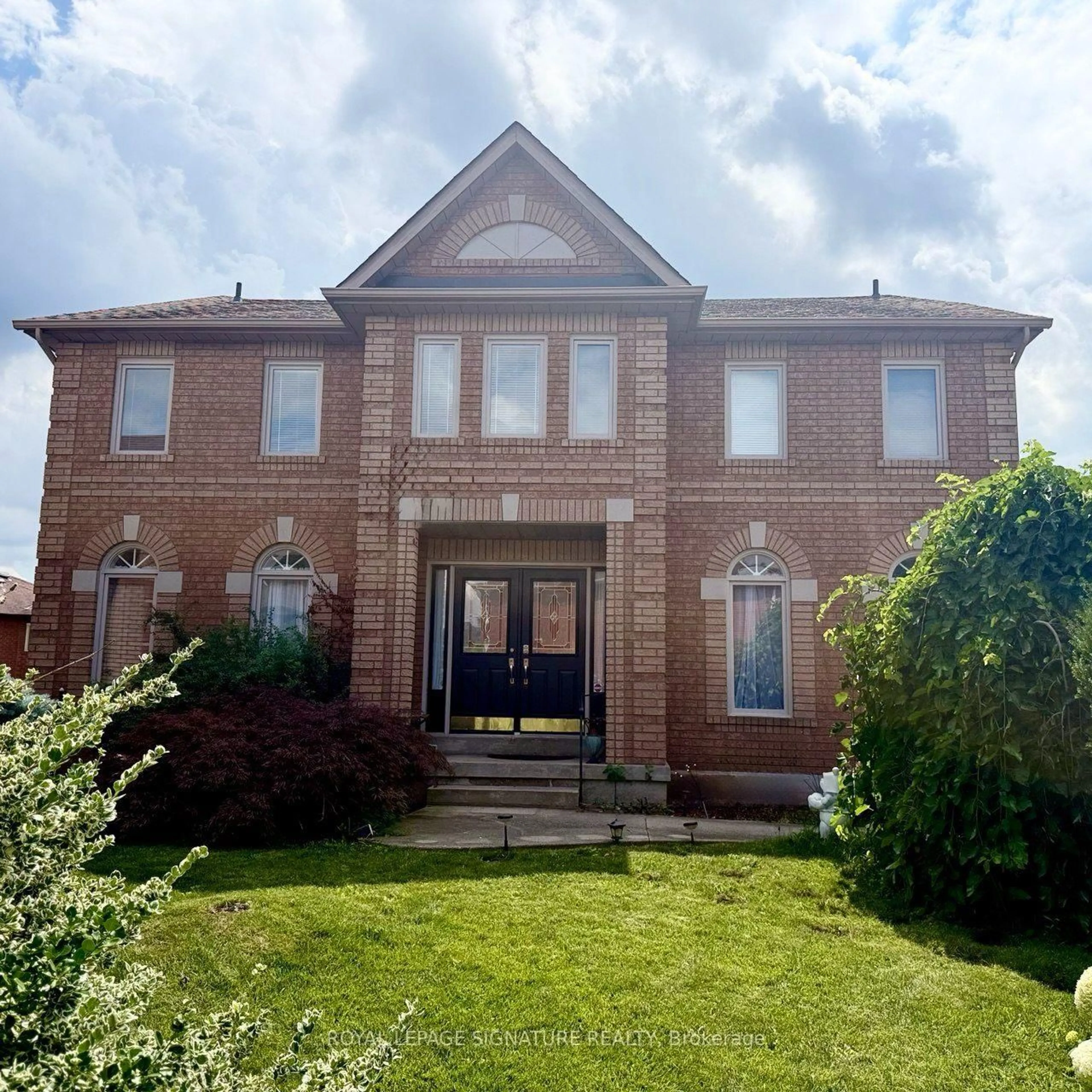 Home with brick exterior material, unknown for 3388 Trelawny Circ, Mississauga Ontario L5N 6N6