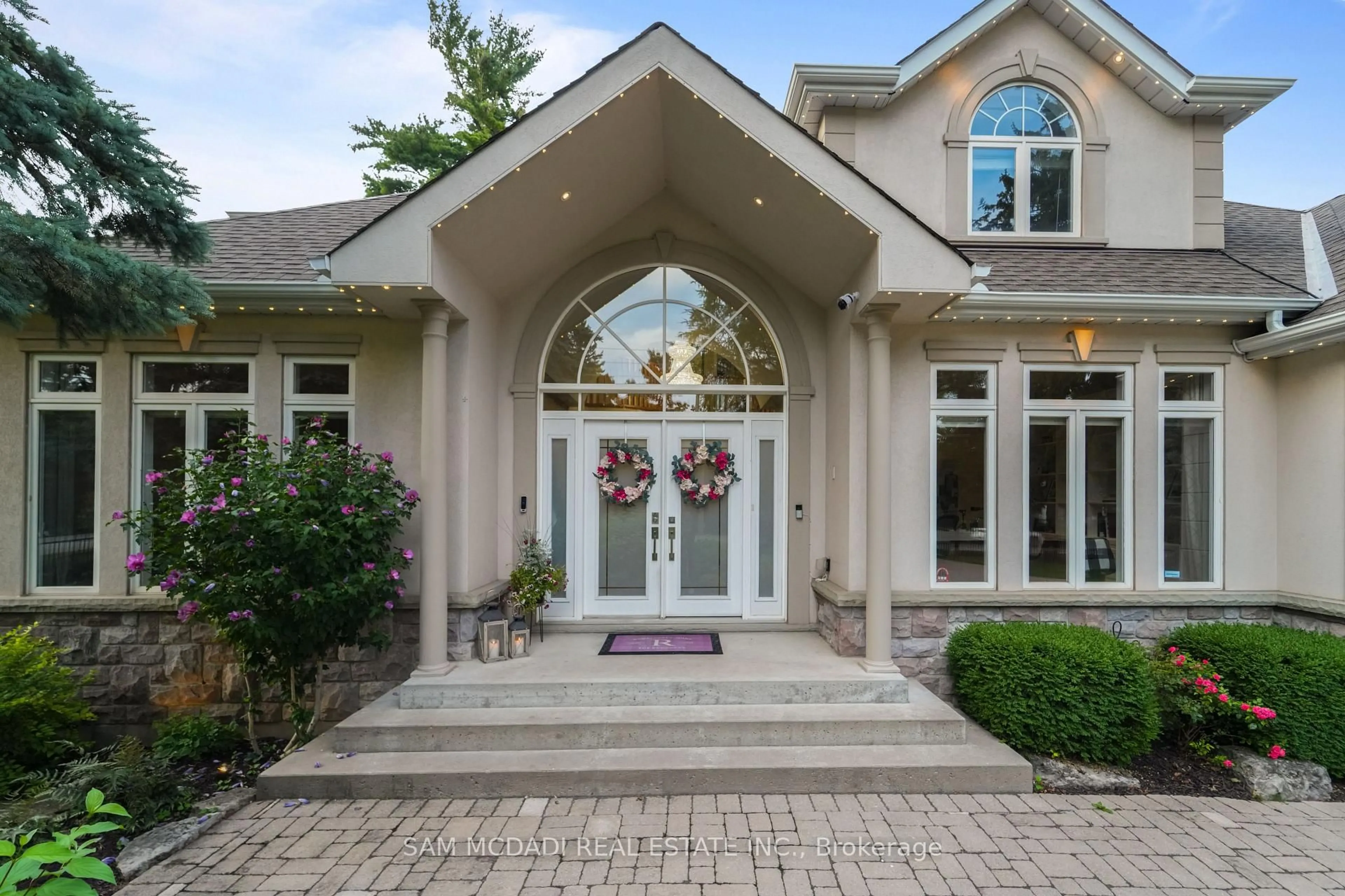 Unknown for 527 Meadow Wood Rd, Mississauga Ontario L5J 2S4