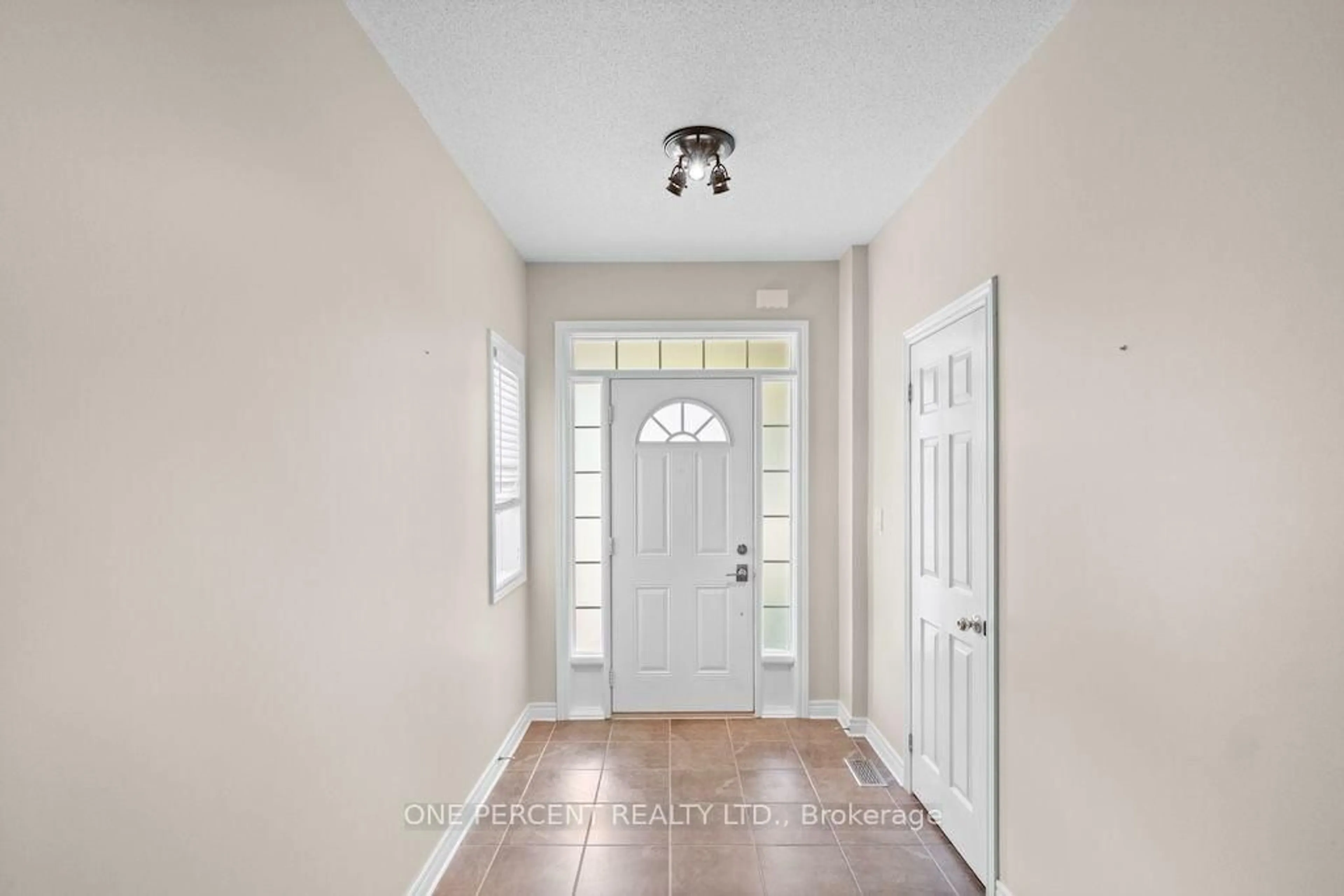 Indoor entryway for 4645 Drever Rd, Burlington Ontario L7M 0E2