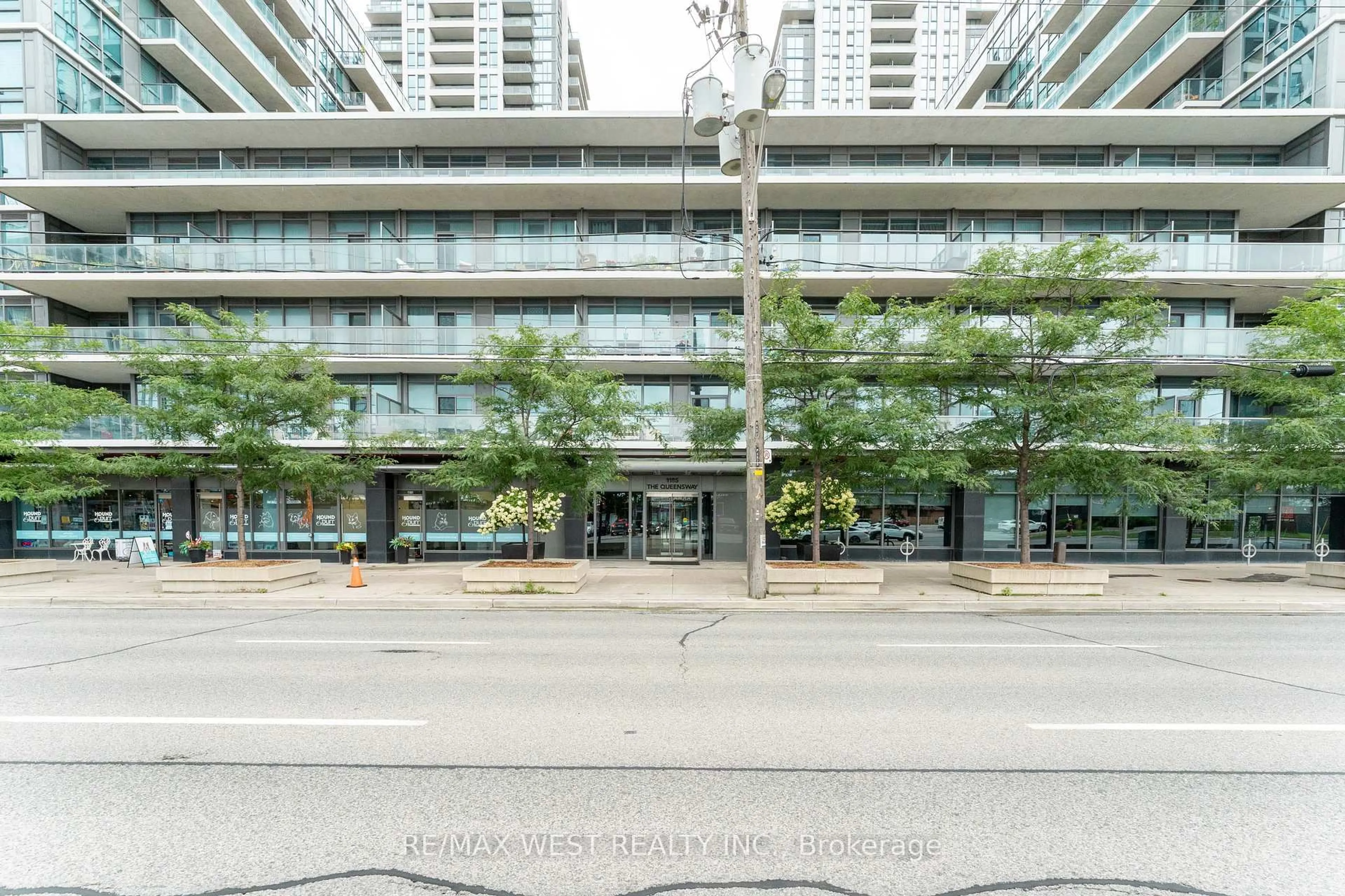 Patio, street for 1185 The Queensway #710, Toronto Ontario M8Z 1R2