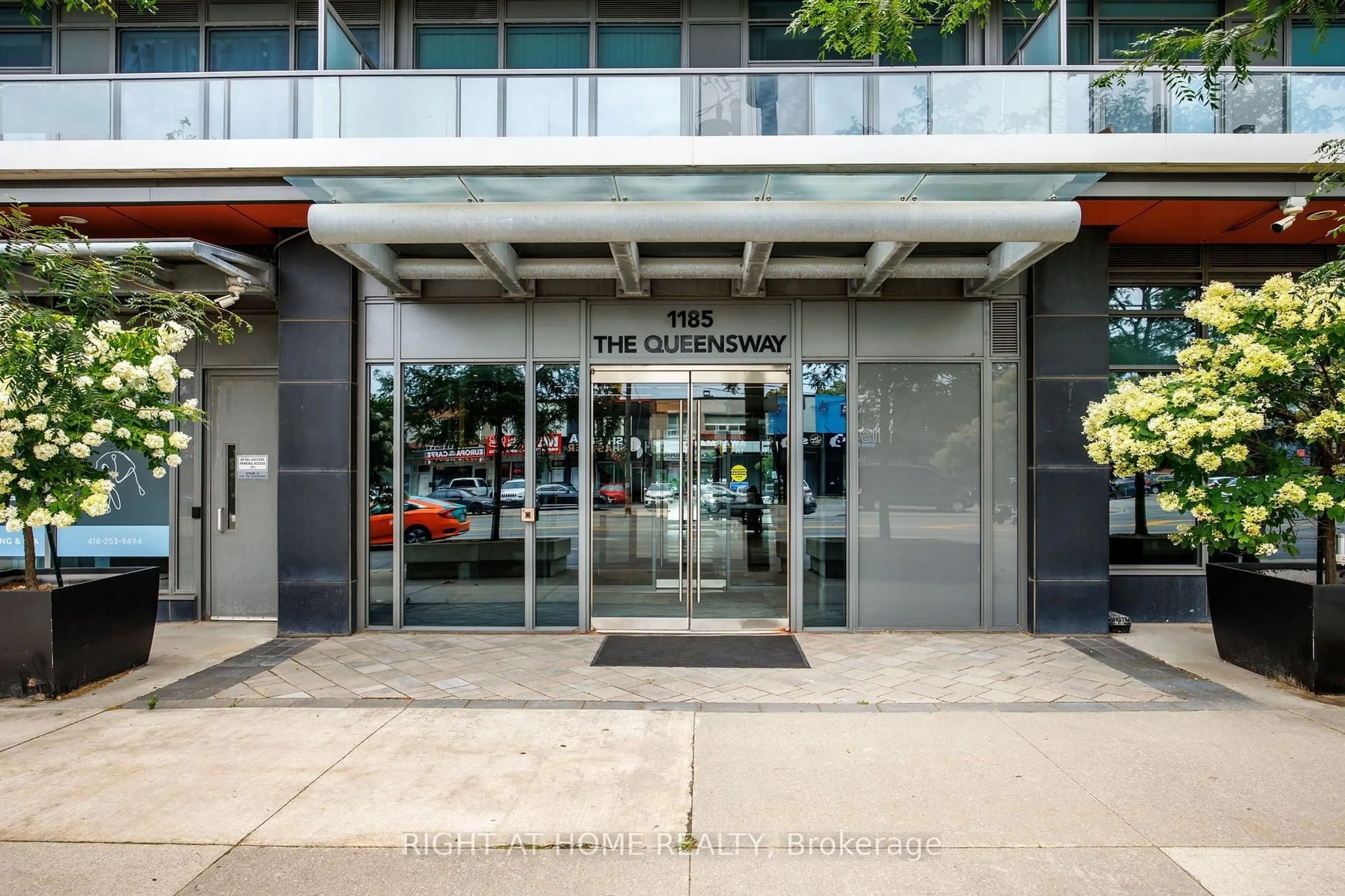Indoor foyer for 1185 The Queensway #815, Toronto Ontario M8Z 0C6